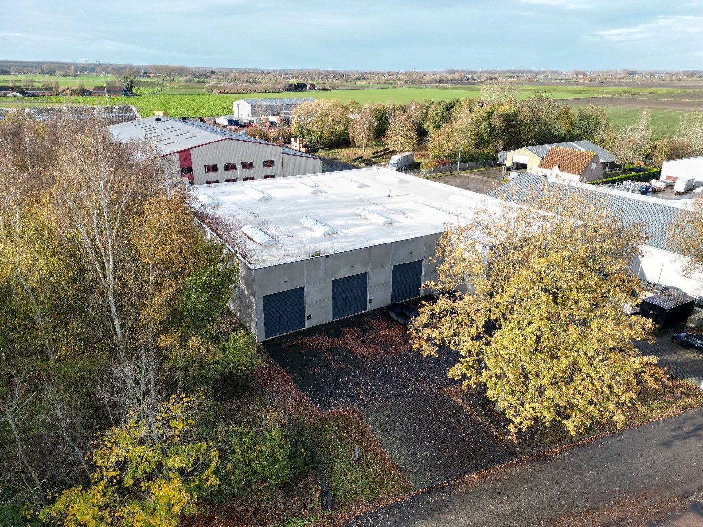 Strategisch gesitueerde bedrijfsruimte foto 2