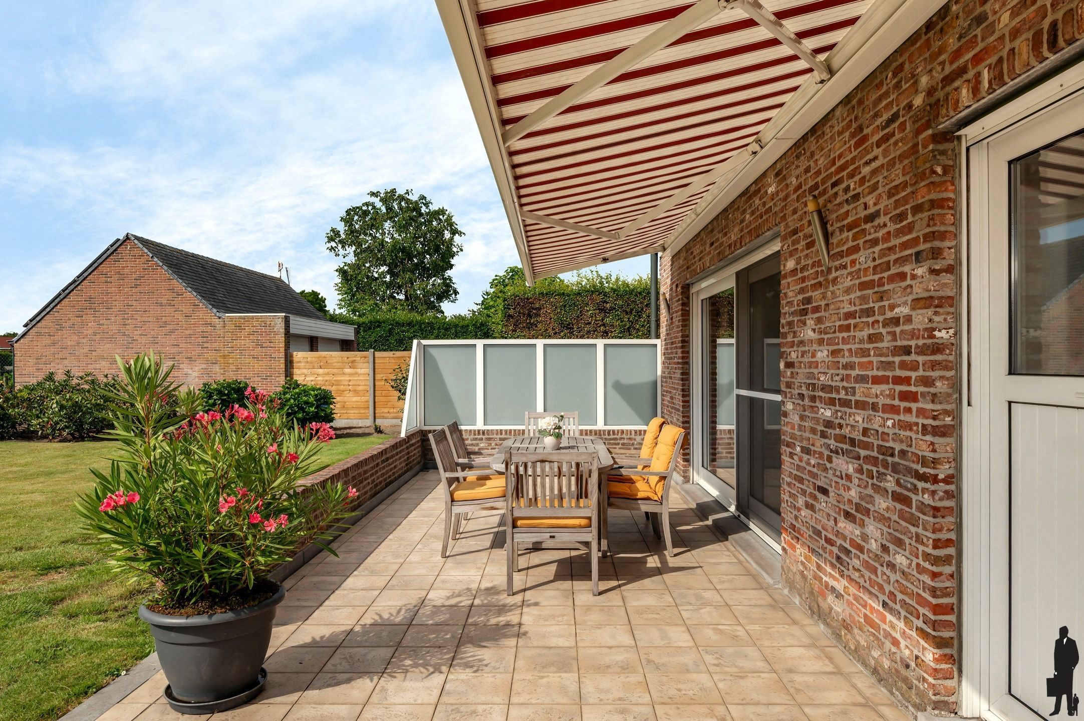 Uitstekende villa met 4 slpk. op ca. 2.000m² in Weelde foto 31