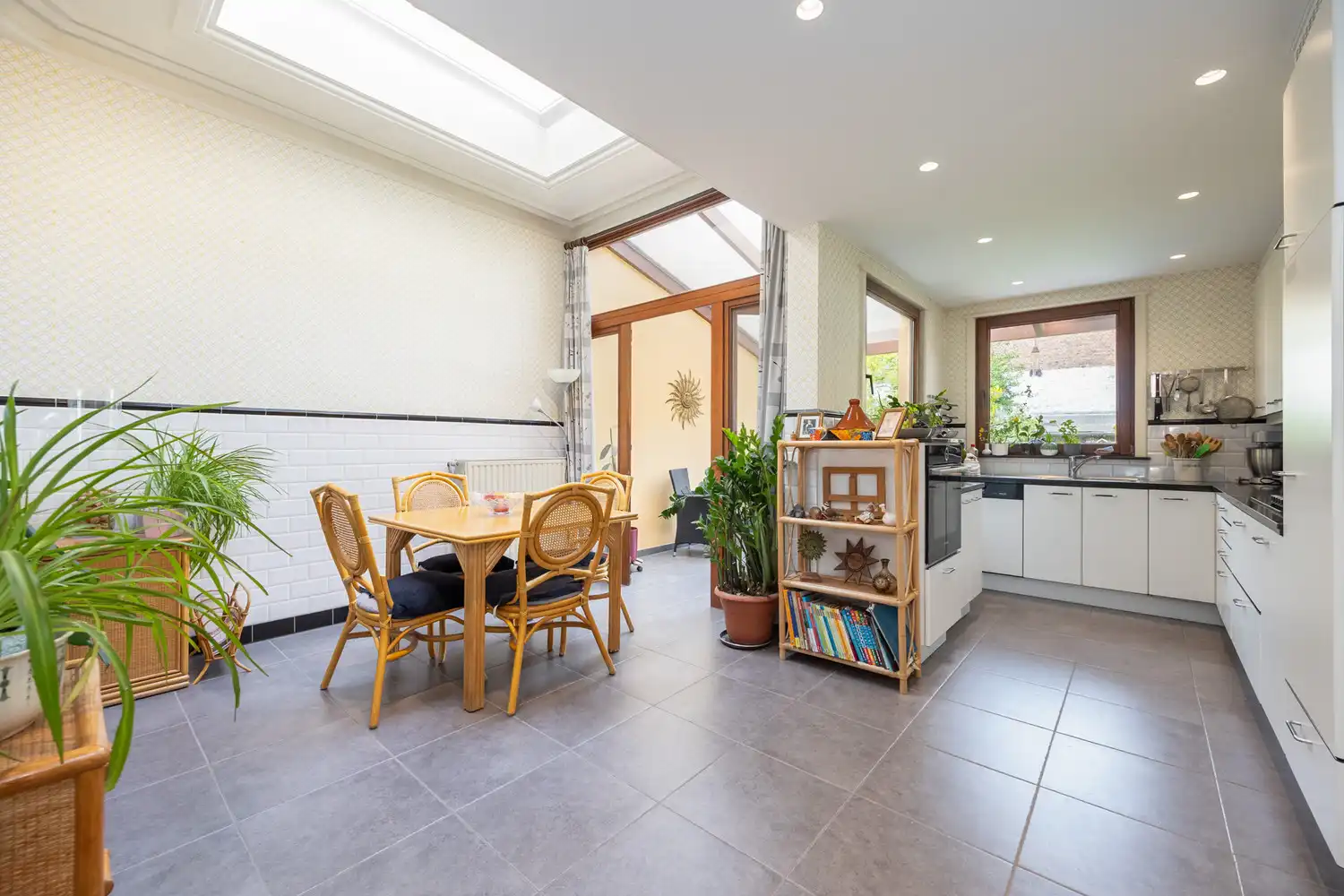 Karaktervolle, instapklare herenwoning met heerlijke stadstuin op toplocatie te Antwerpen-Zuid foto 11