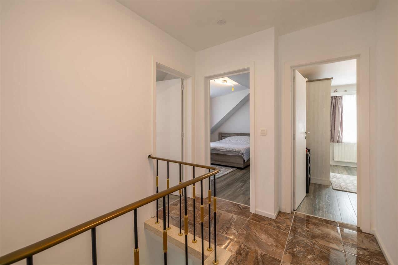 villastijl,vernieuwd in 2018, label D, mooi perceel foto 15