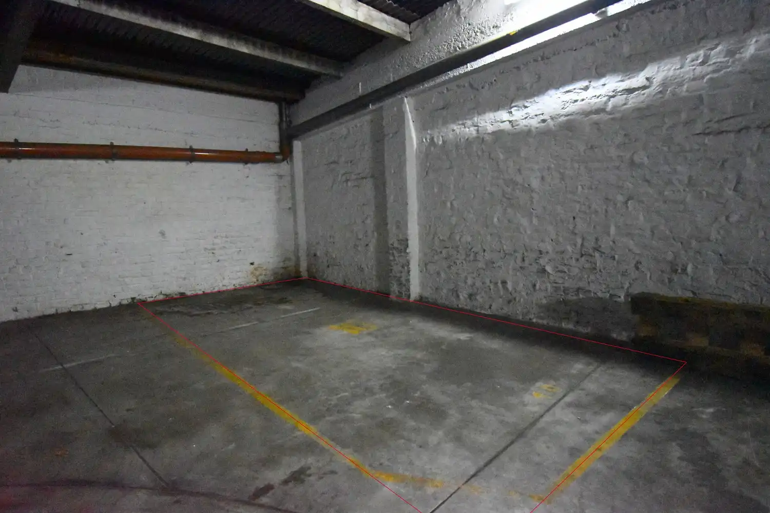 Overdekte staanplaats in gemeenschappelijke garage centraal gelegen tussen Avenue Louise en Hallepoort foto 2