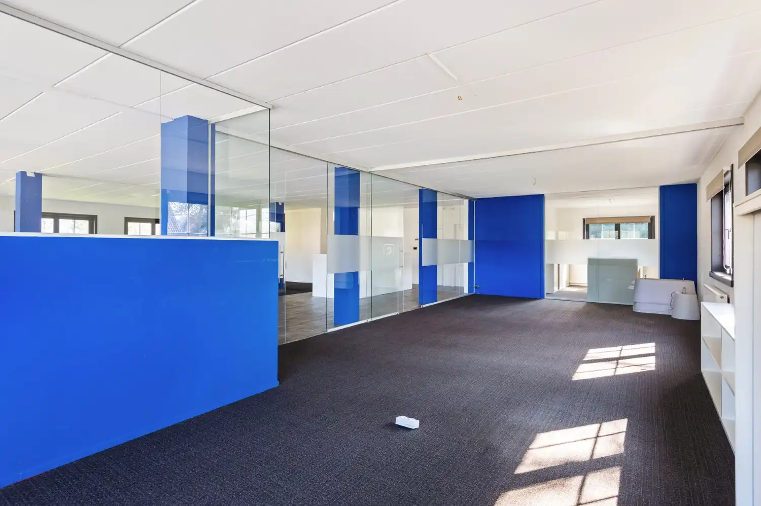 KANTOOR (489 m²) MET PARKING OP STRATEGISCHE LIGGING! foto 5