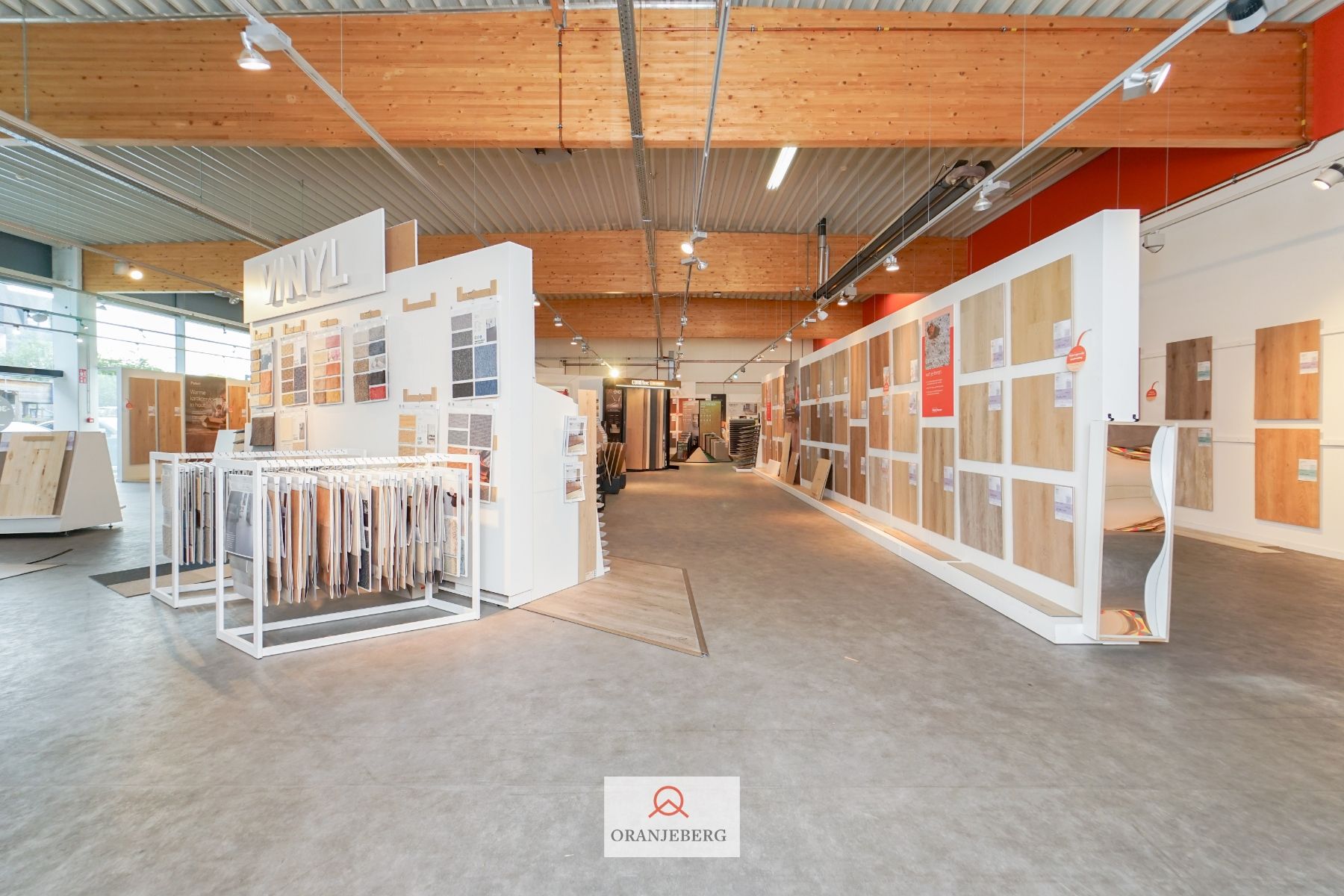 In de schaduw van de IKEA: winkel-magazijn van 750 m² +P! foto 8