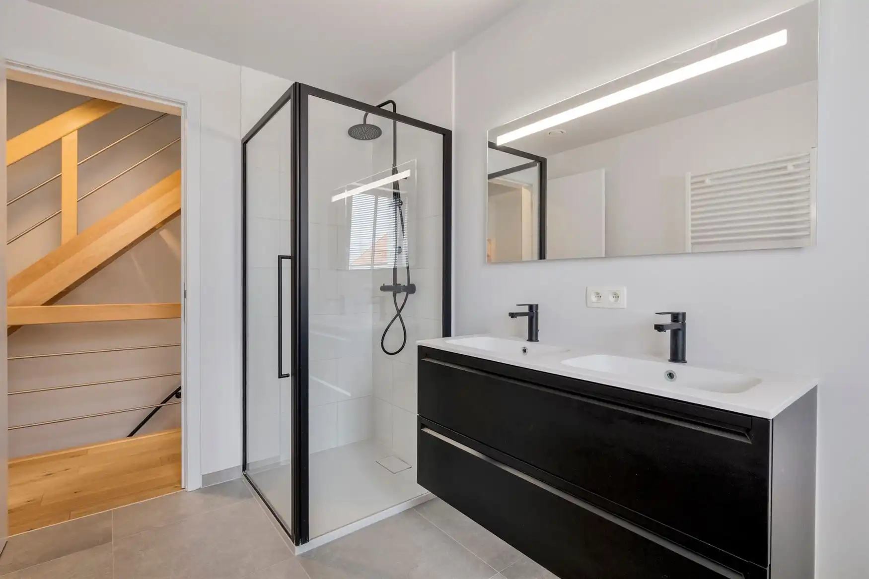 Nieuwbouwwoning op gunstige locatie foto 11