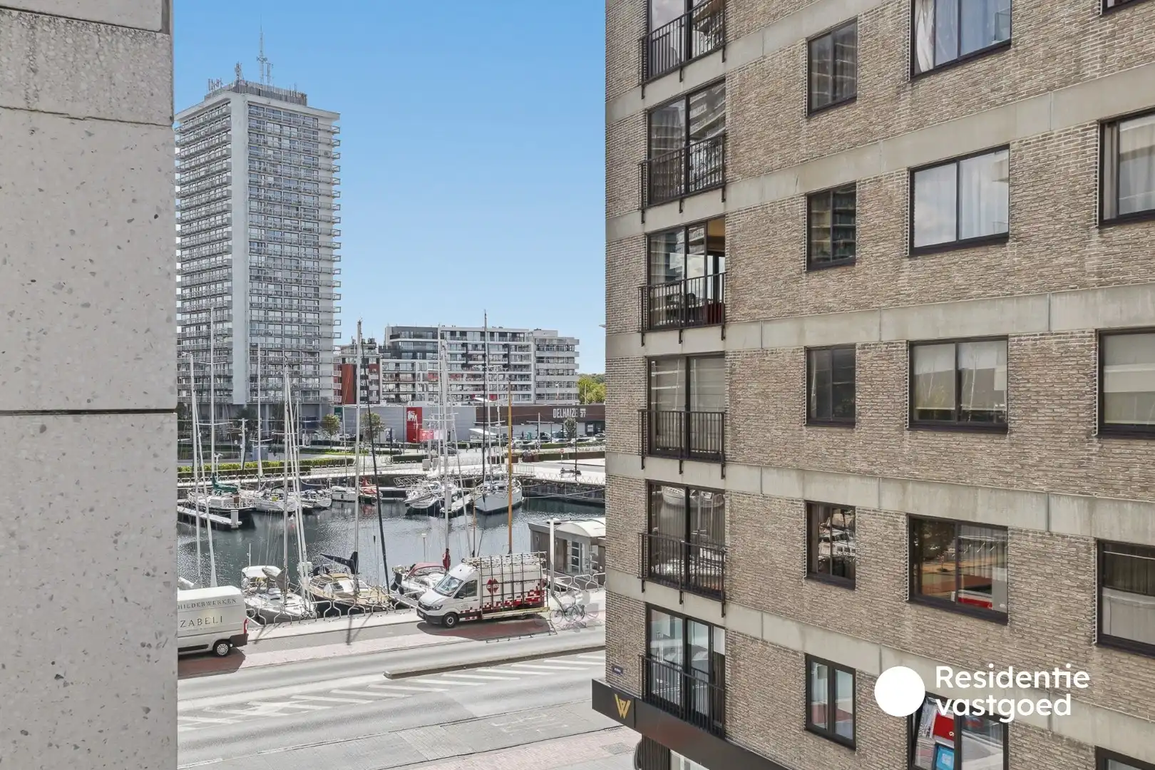 Ruim en volledig gerenoveerd appartement op topligging in Oostende foto 5