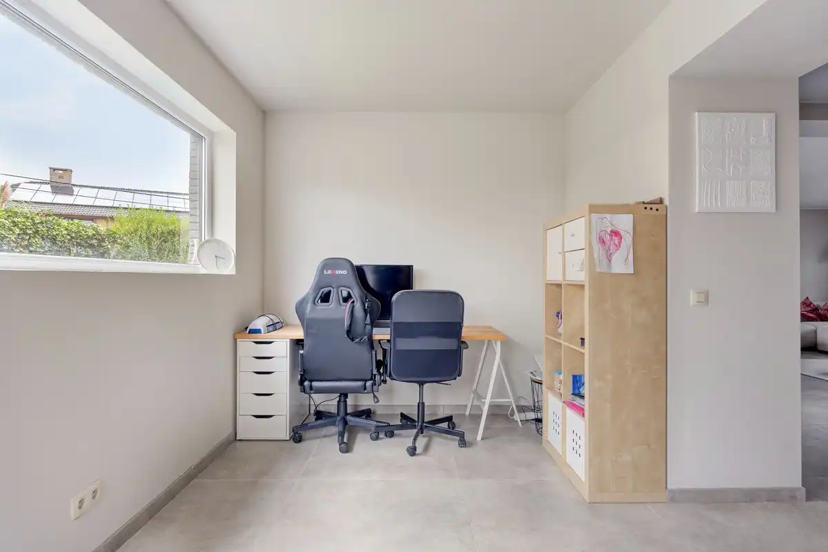 Halfopen bebouwing met 3 slaapkamers, tuin en garage foto 20