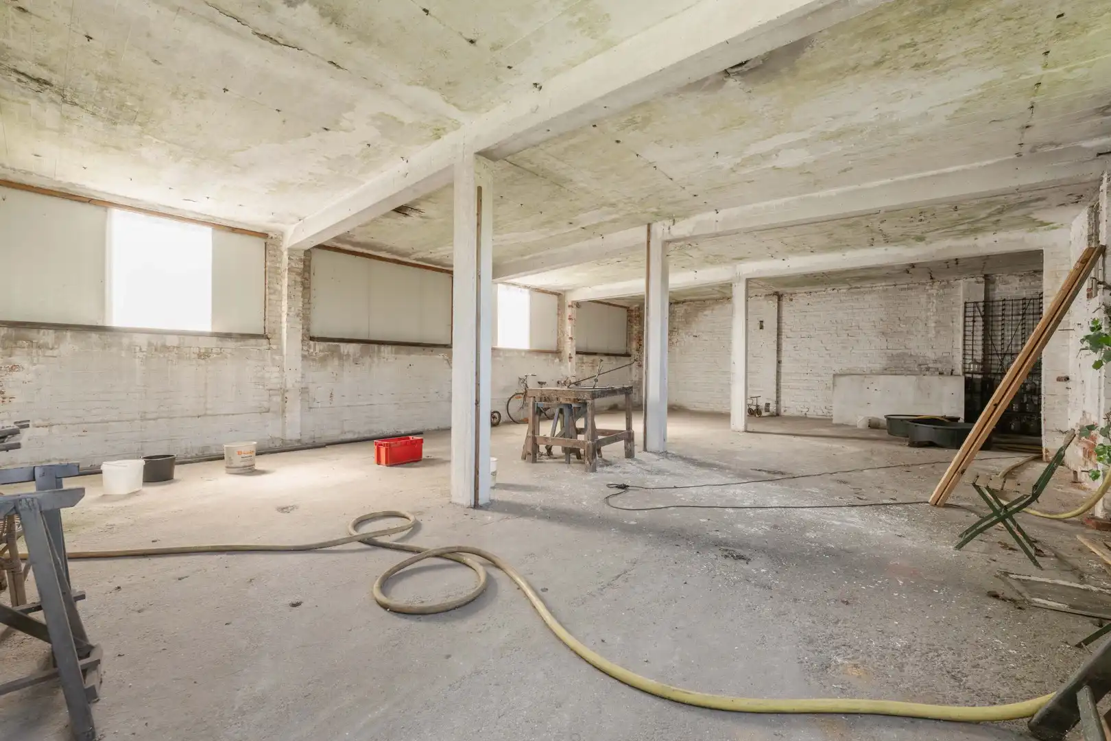Uniek eigendom met karaktervolle woning en ruime loods op uitstekende ligging in Pittem! foto 53