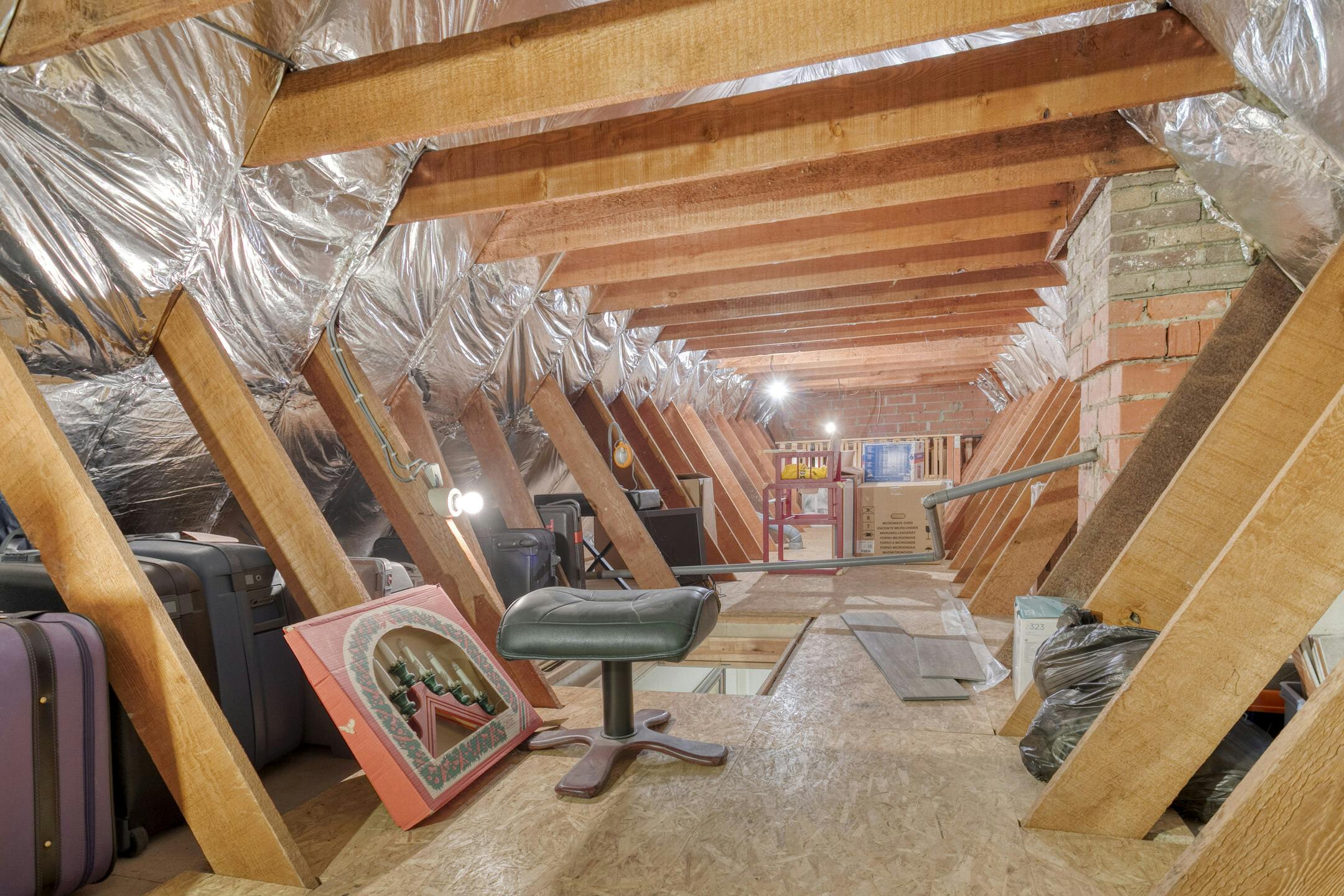 Praktijkruimte met woonst te koop in Beveren-Leie foto 22