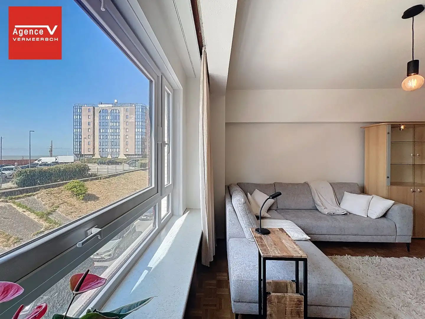 Instapklaar gemeubileerd zeezicht-appartement nabij duinen te Mariakerke!  foto 4