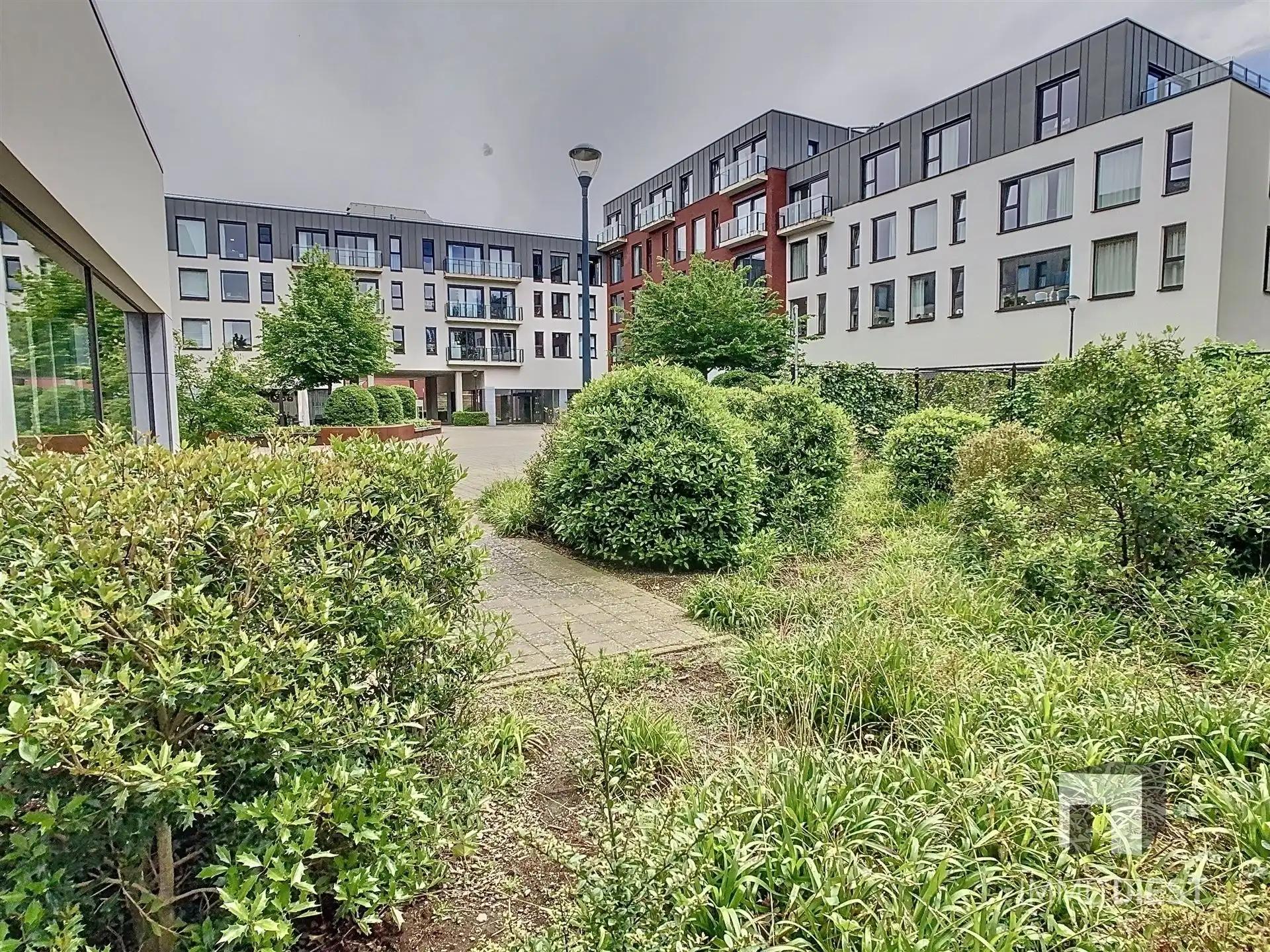 Handelspand 180m2 gelijkvloers op 3,47are met achterliggende tuin foto 14