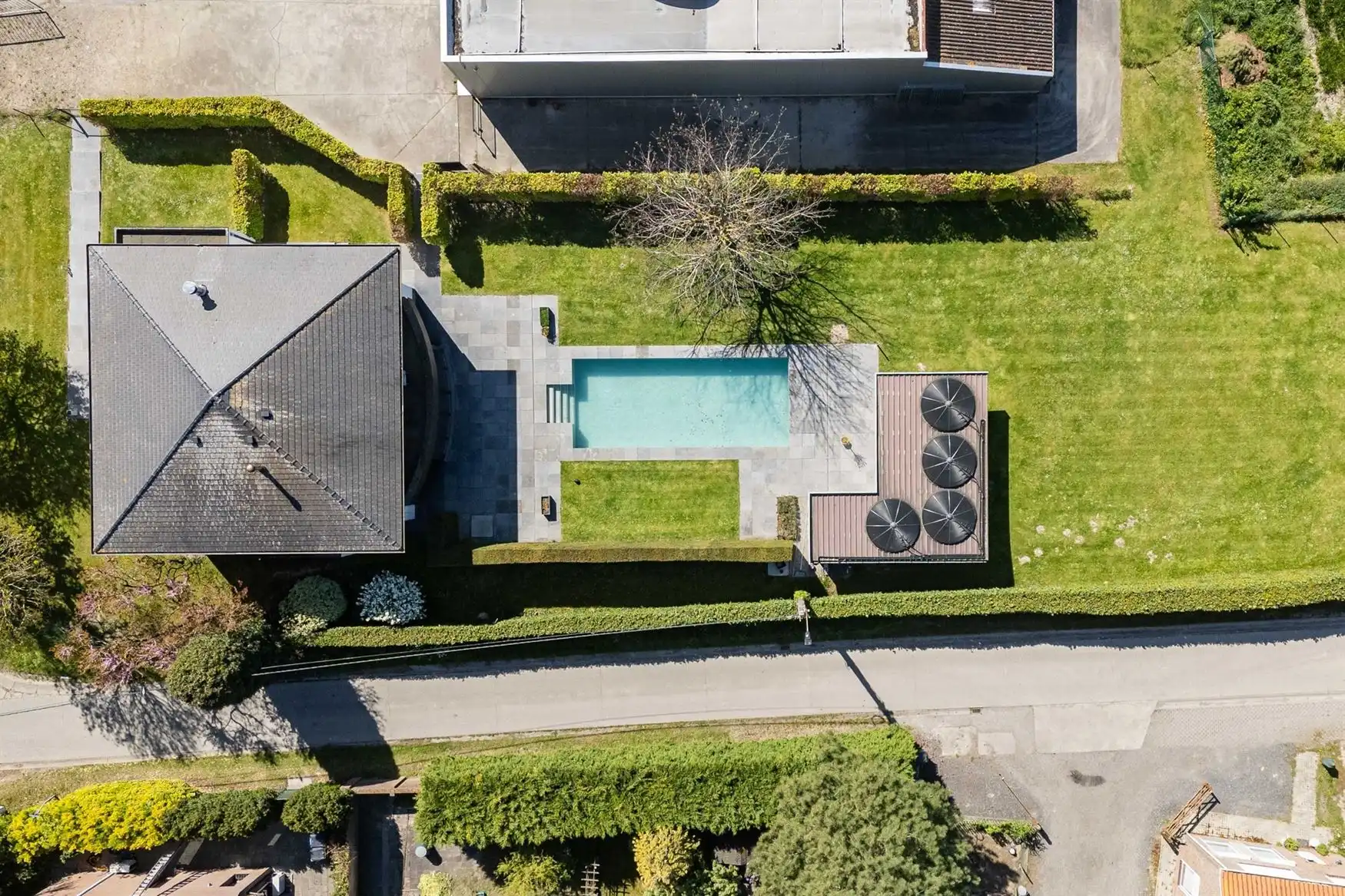 Exclusieve villa met bedrijfsgebouwen op toplocatie in Sint-Laureins foto 4