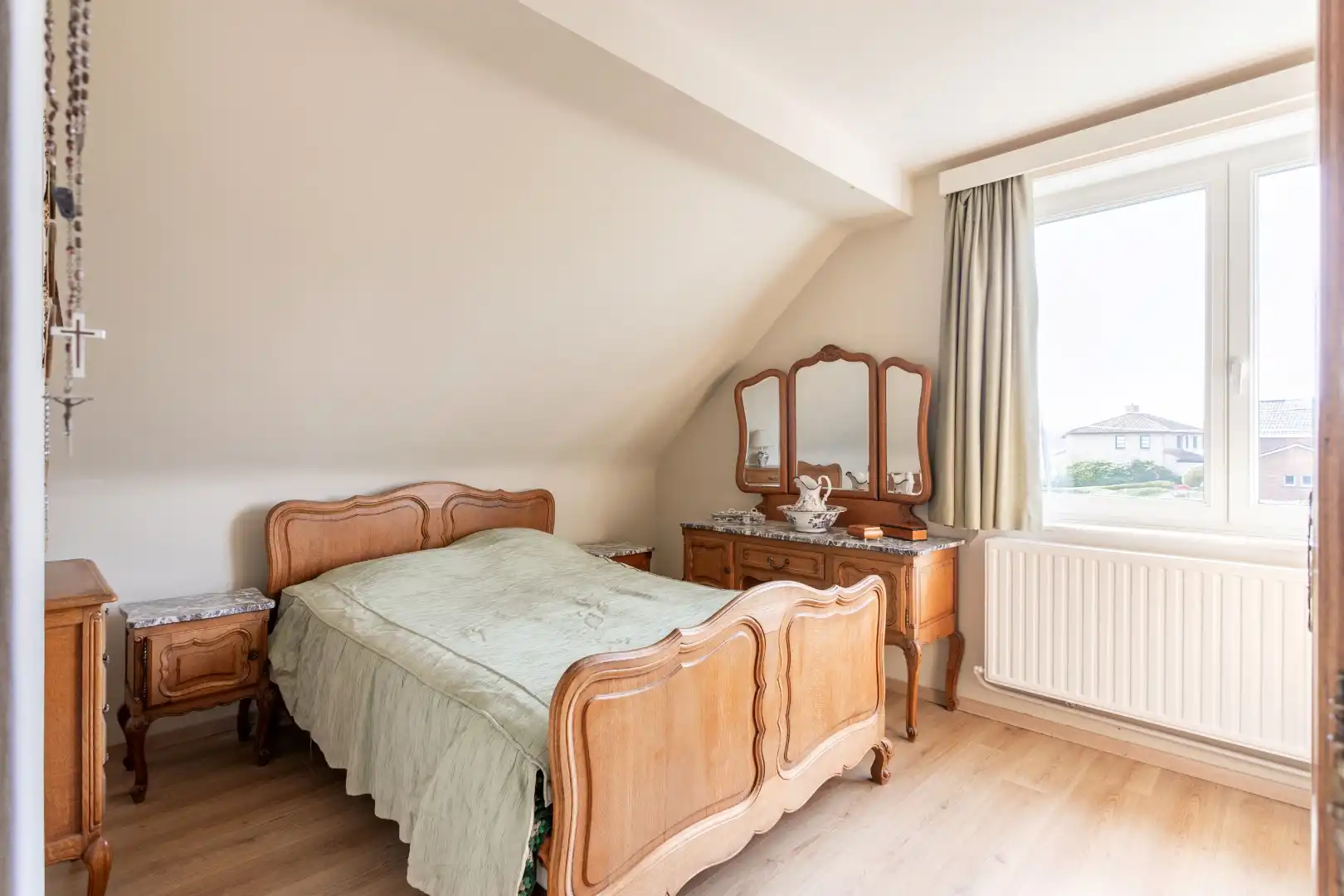 Te renoveren woning met 5 slpks op topligging in Dworp foto 18