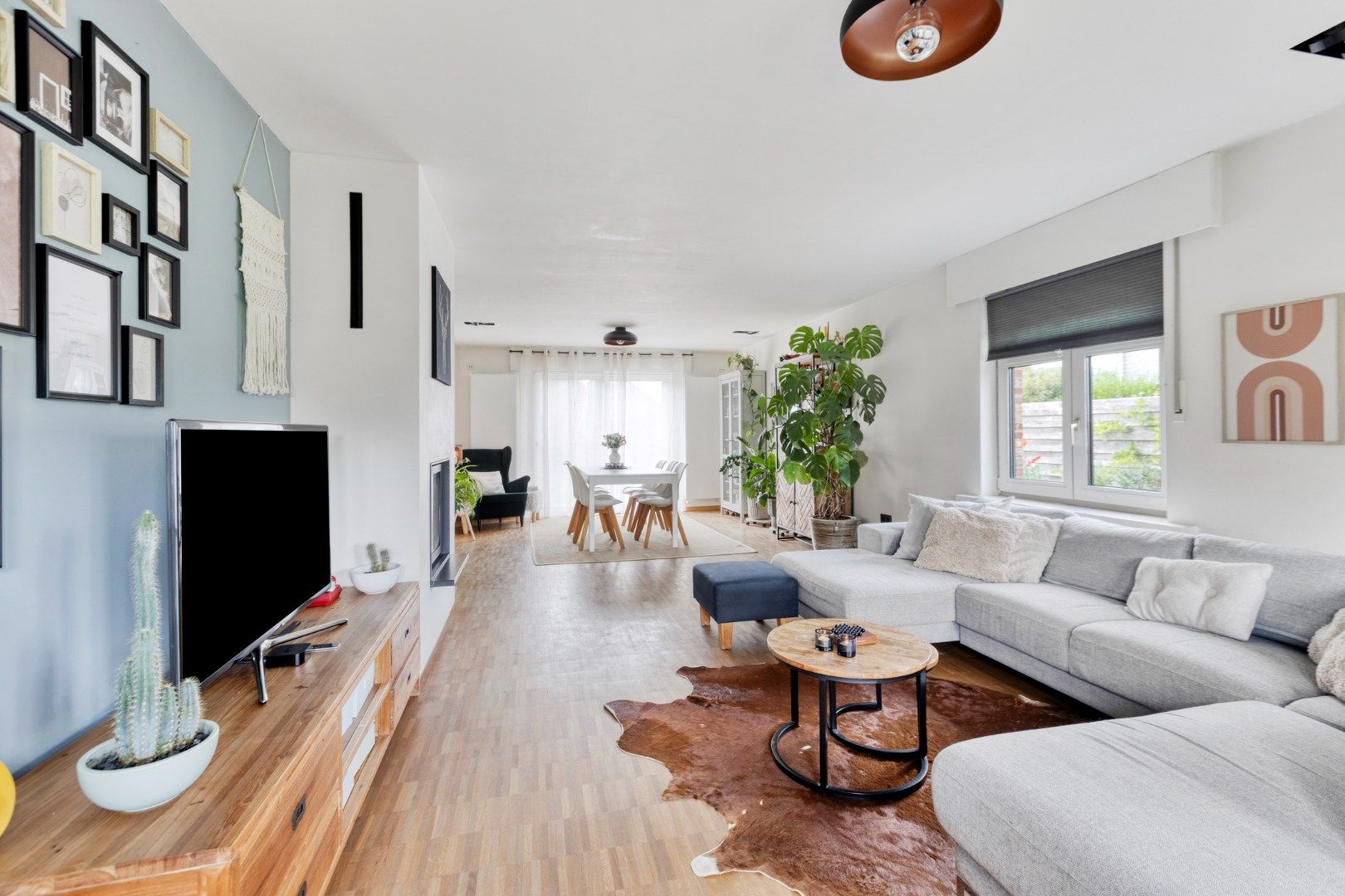 Charmante woning met 4 slpks en verwarmd zwembad op een zonnig perceel van 942 m² !  foto 2
