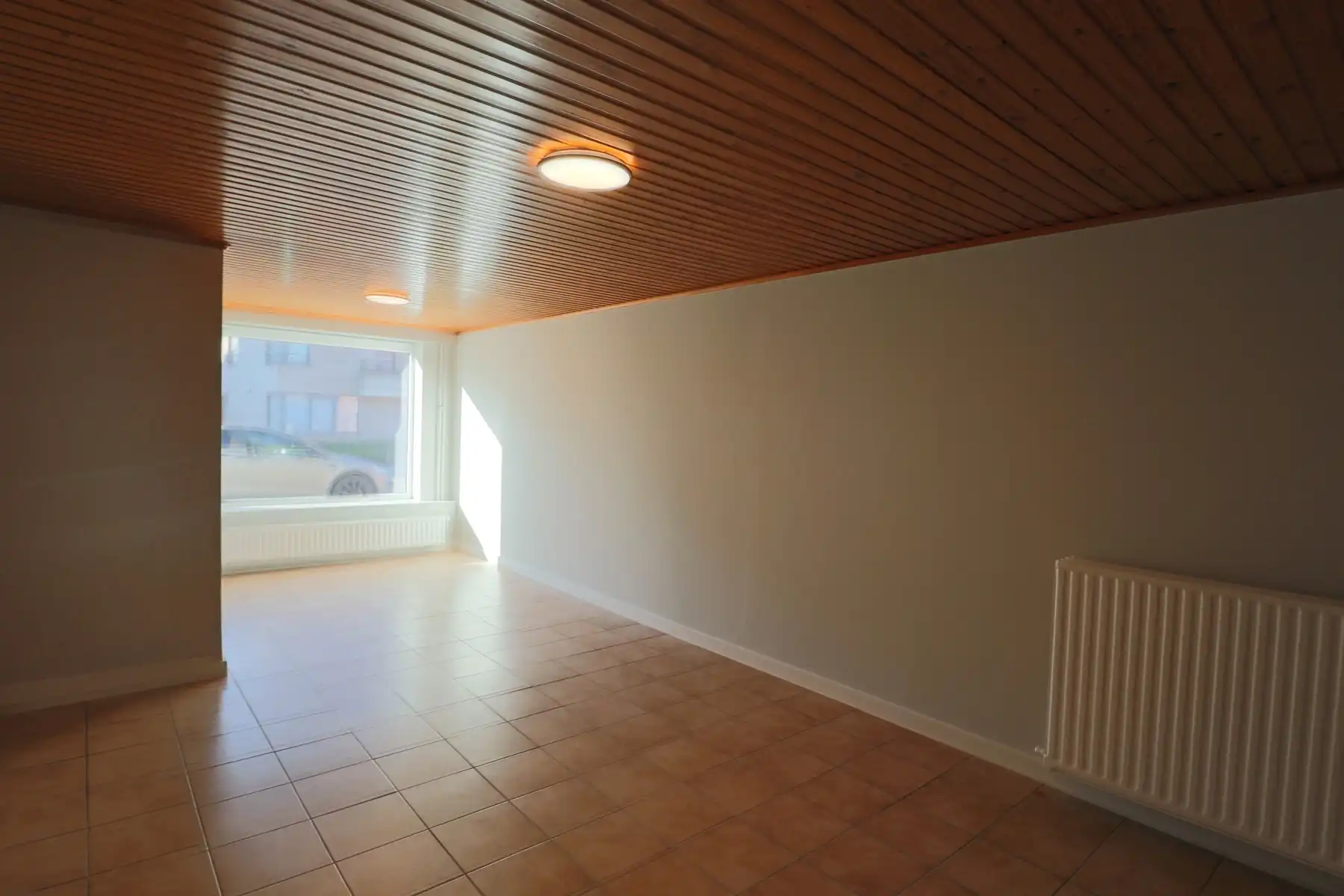 Ruime gezinswoning met terras en tuin foto 3