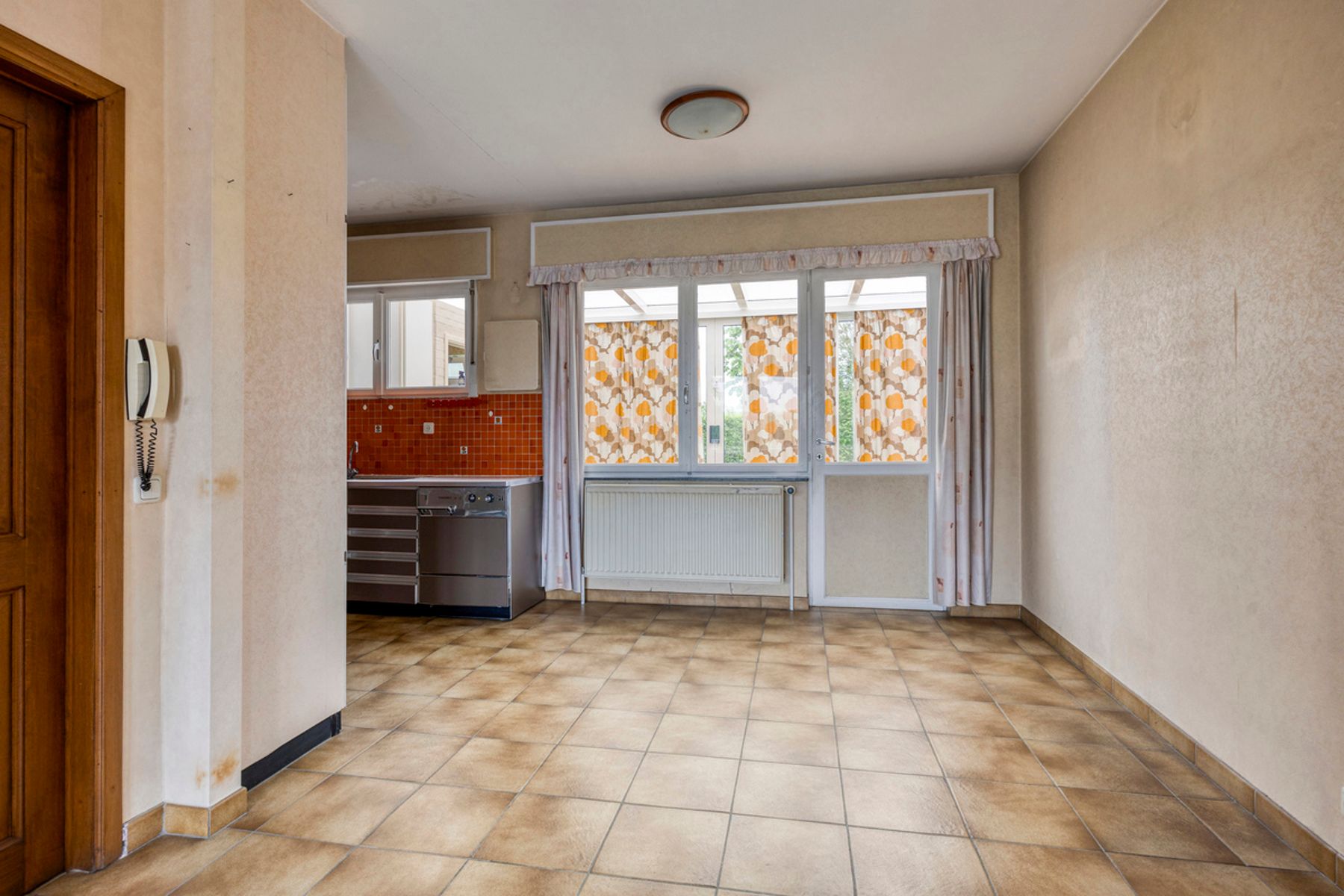 OPTIE Bel-etage woning met 4 slaapkamers, garage en tuin foto 12