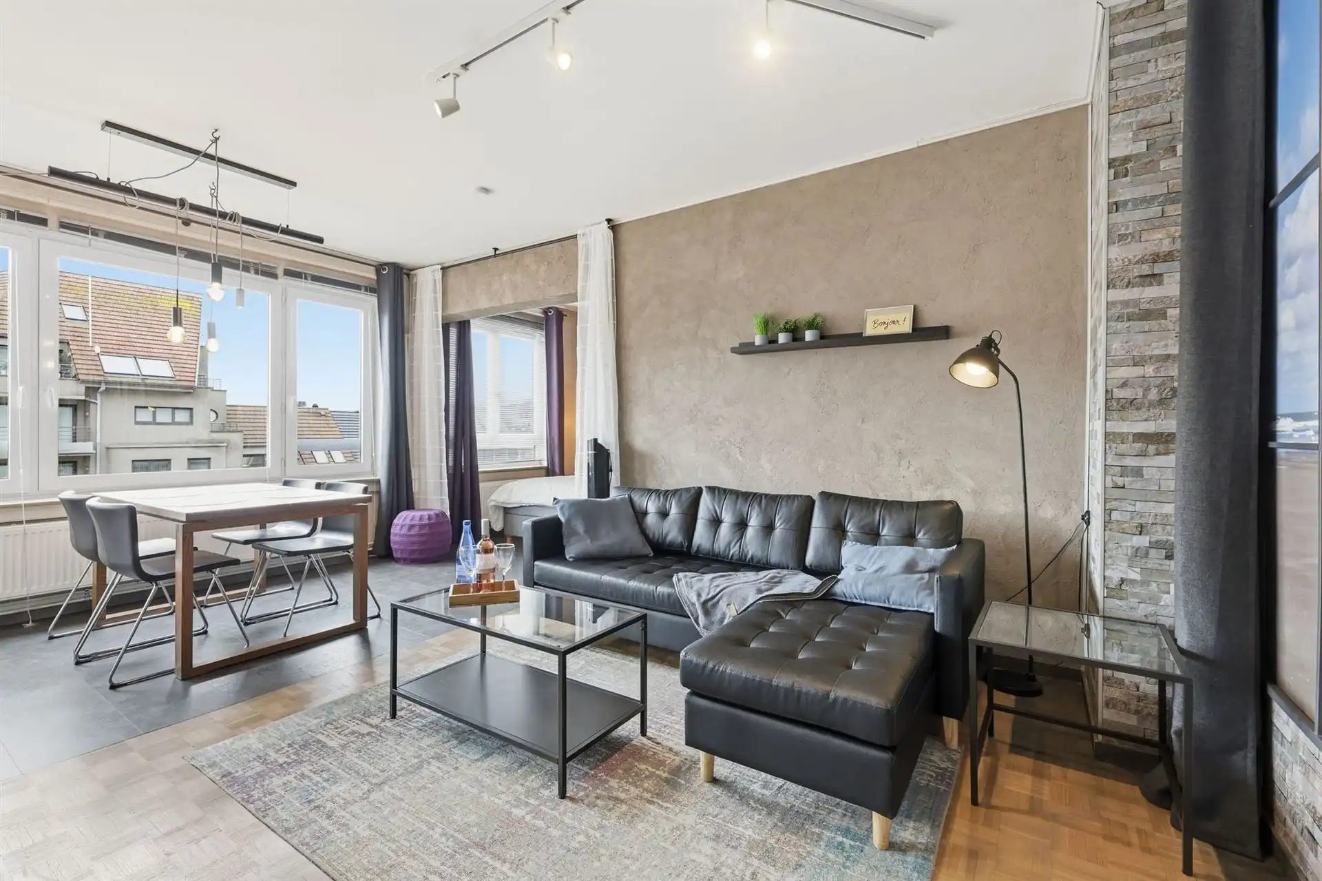 ZONNIG / INSTAPKLAAR  foto {{pictureIndex}}