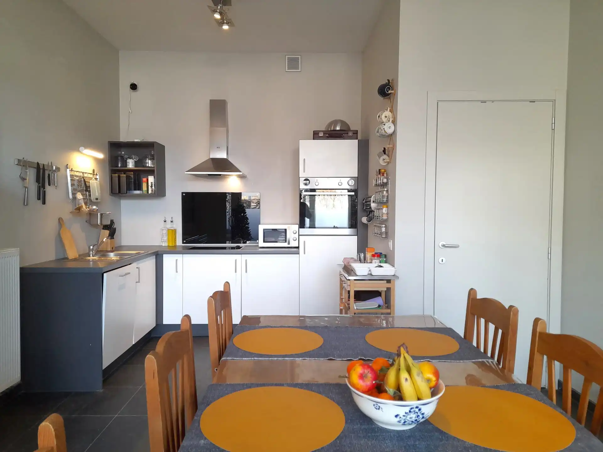 Gelijkvloers appartement met 2-slaapkamers en eigen tuintje foto 8