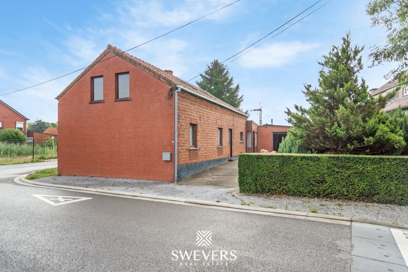Te renoveren woning met veel potentieel op toplocatie te Diepenbeek foto 32