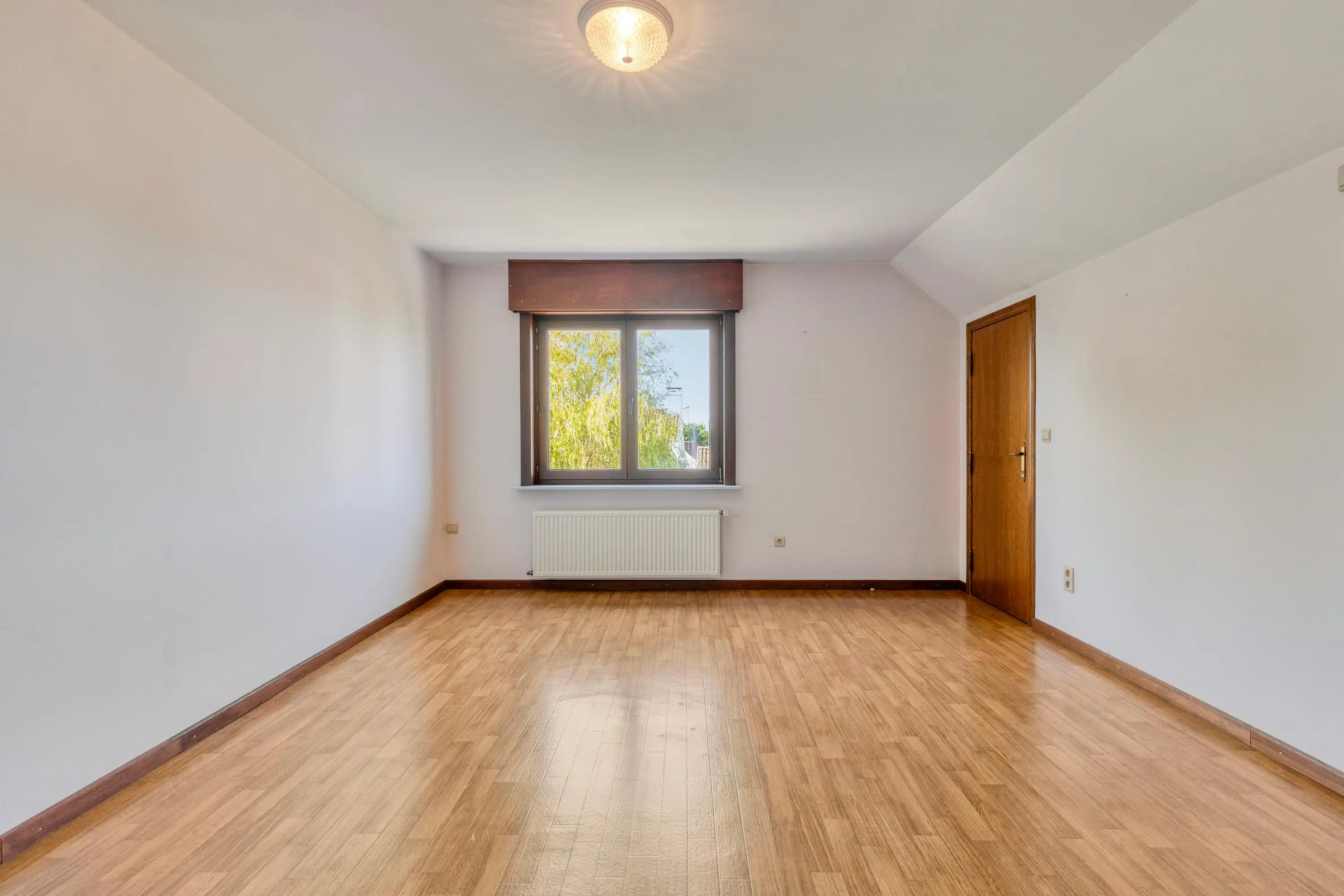 Ruime alleenstaande villa te koop in Dudzele foto 16