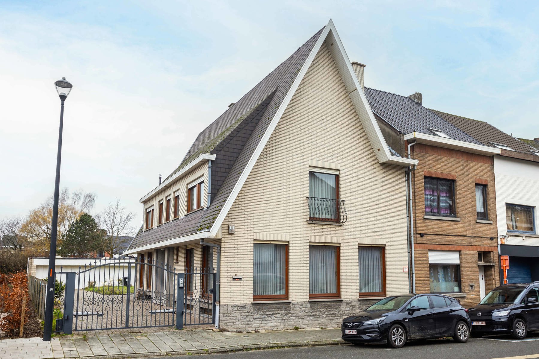 Hoofdfoto van de publicatie: Ruime woning op toplcatie te Aalst! 