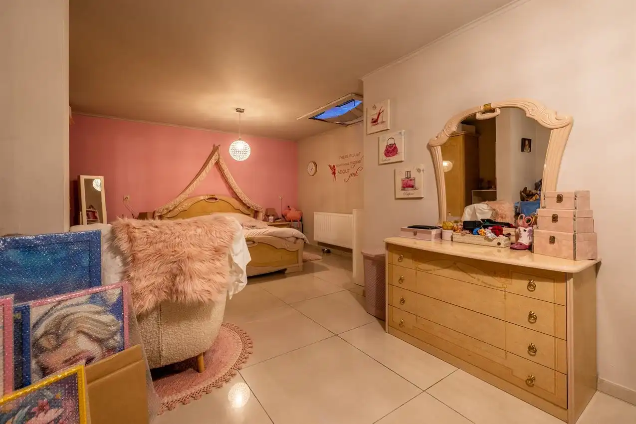 Gerenoveerde bel-etagewoning met 3 slk foto 6