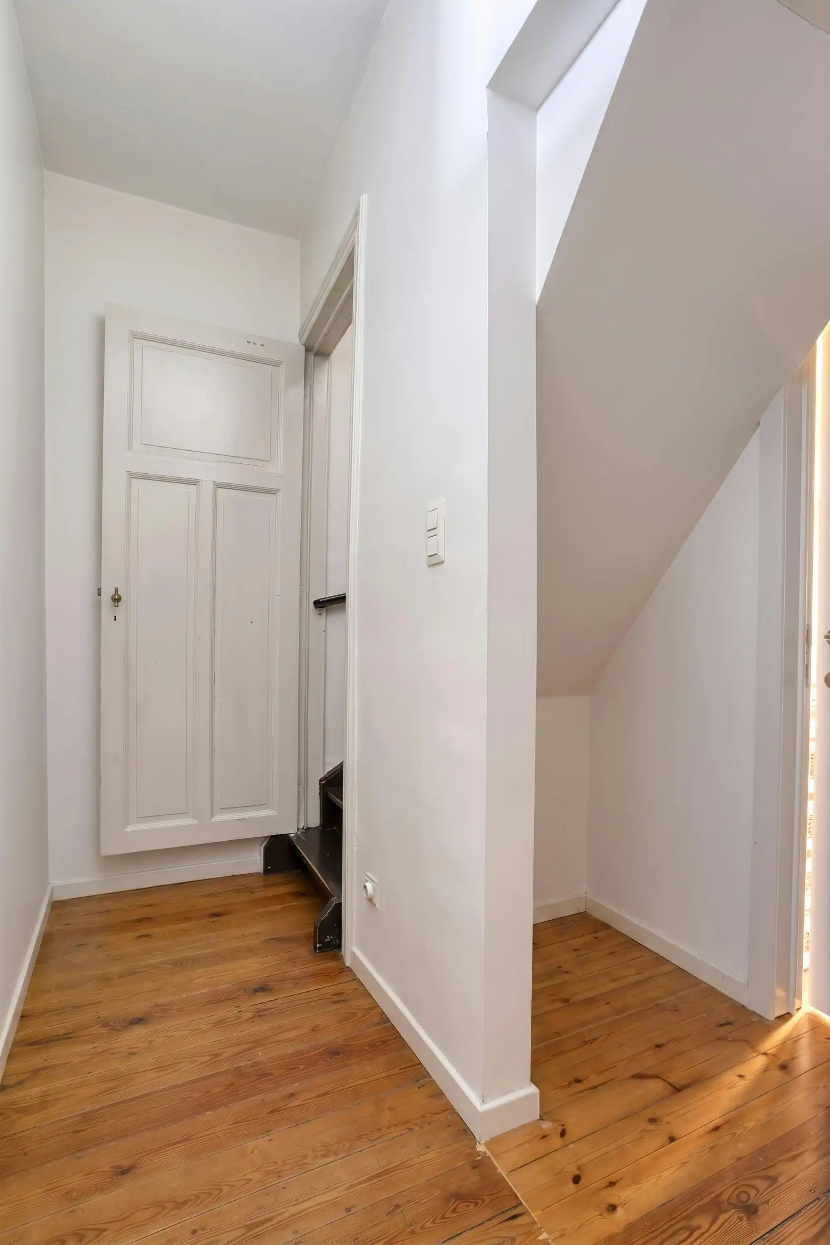Gerenoveerde en verhuurde woning met 4 slaapkamers in hartje Ieper foto 12