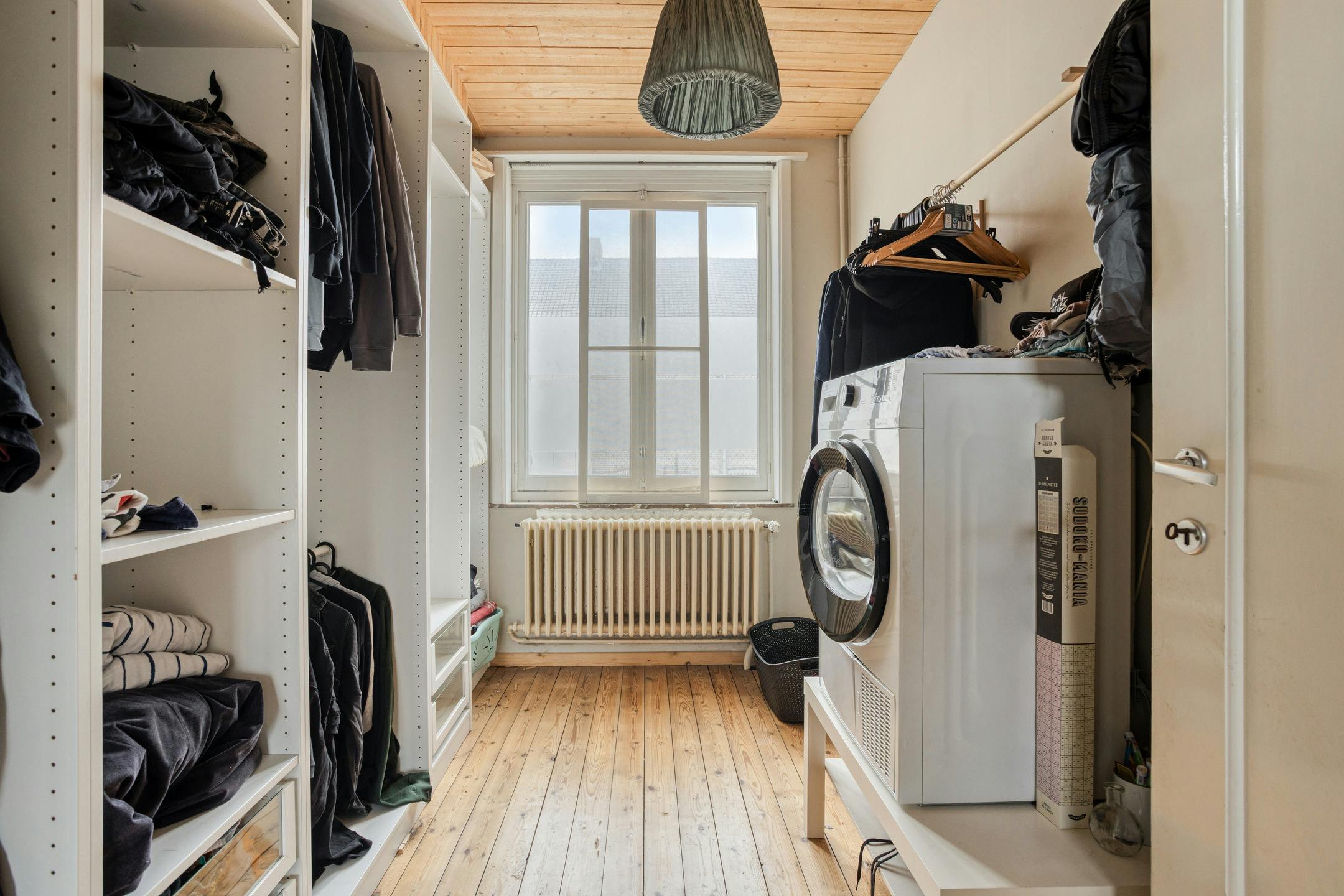 Lichtrijk huis met 4 slaapkamers en zuidwest gerichte tuin in Ieper foto 9