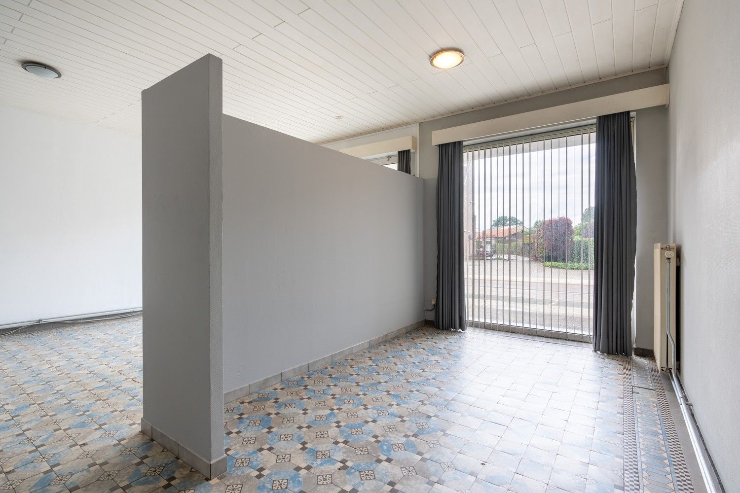 Gebouw met vergunning voor 3 appartementen en een handelspand foto 10