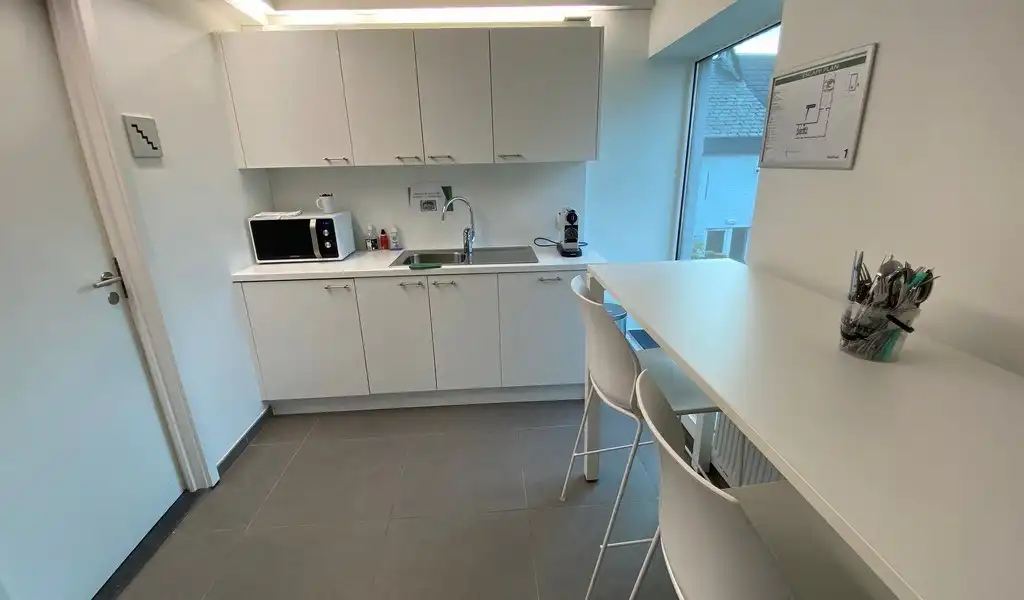 Gemeubelde kantoren in Axxes Business Center in Merelbeke foto 9