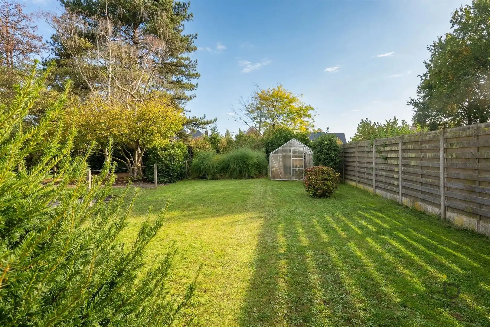 Te renoveren woning op zeer gegeerde locatie te Schilde! foto 3