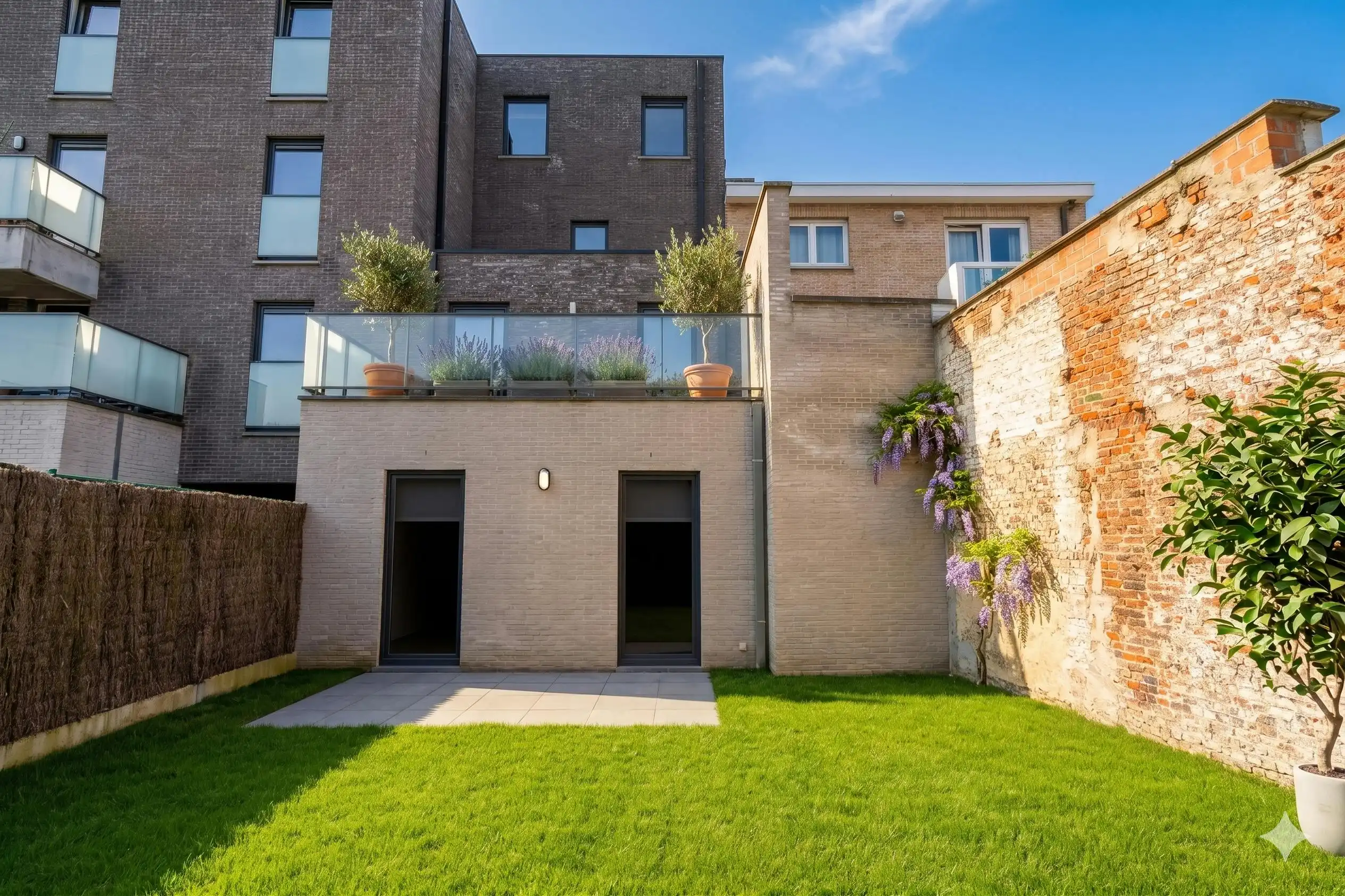 Instapklaar 2 slpk appartement met zonnige tuin en terras foto 11