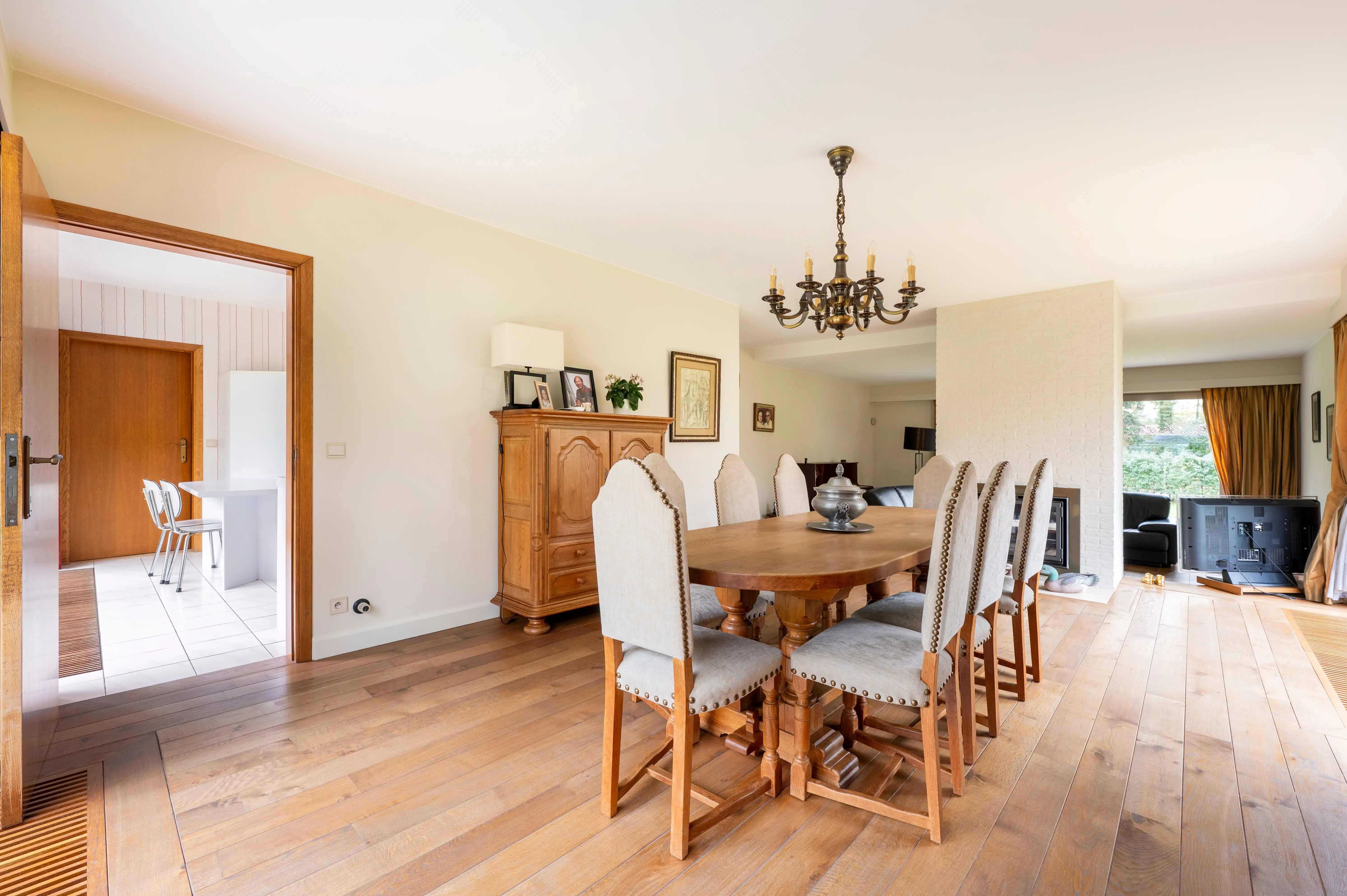 Ruime villa met praktijkruimte op toplocatie in Schotenhof. foto 8