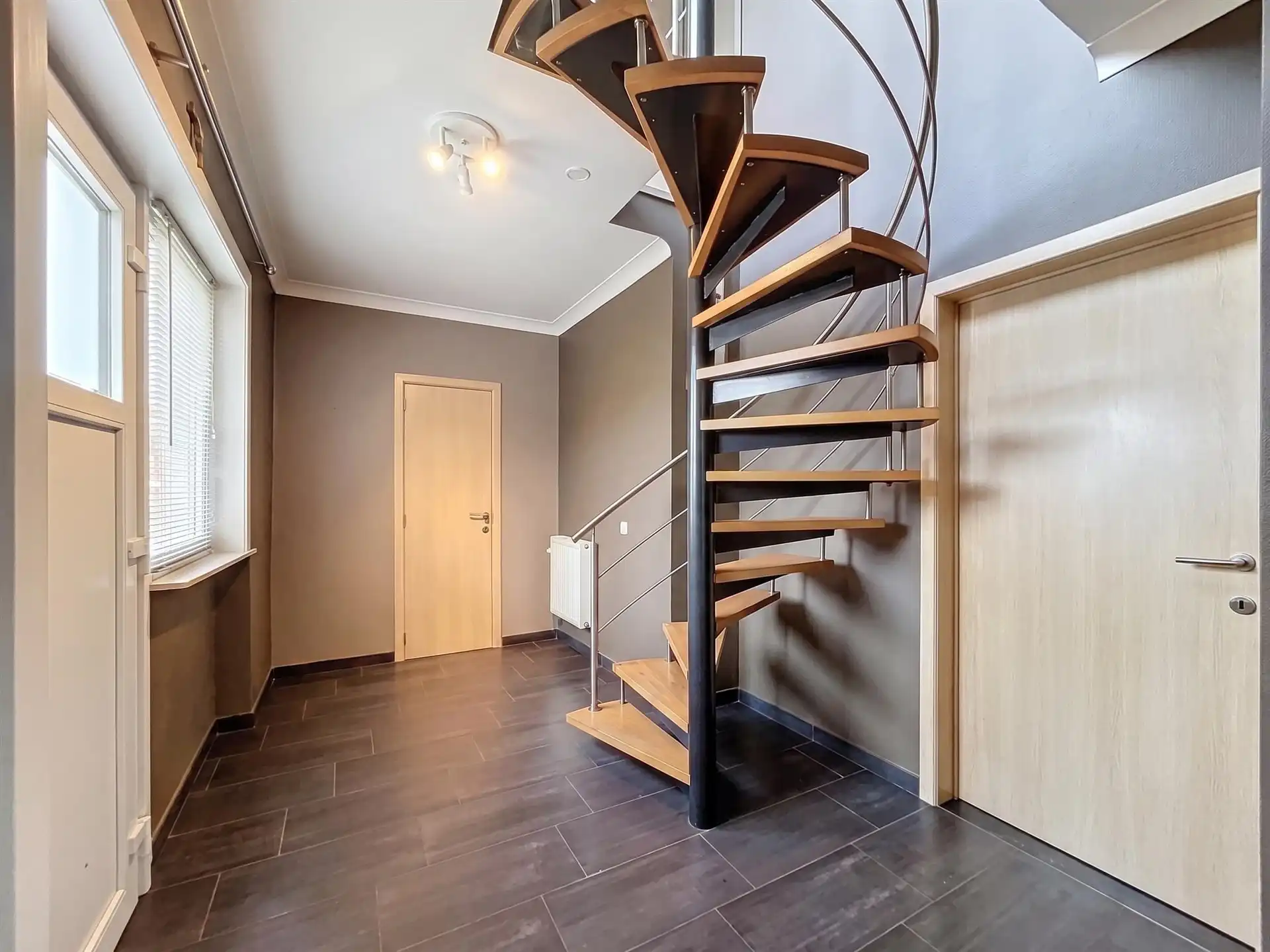 instapklare half open bebouwing met 3 slaapkamers op perceel van 349m² foto 9