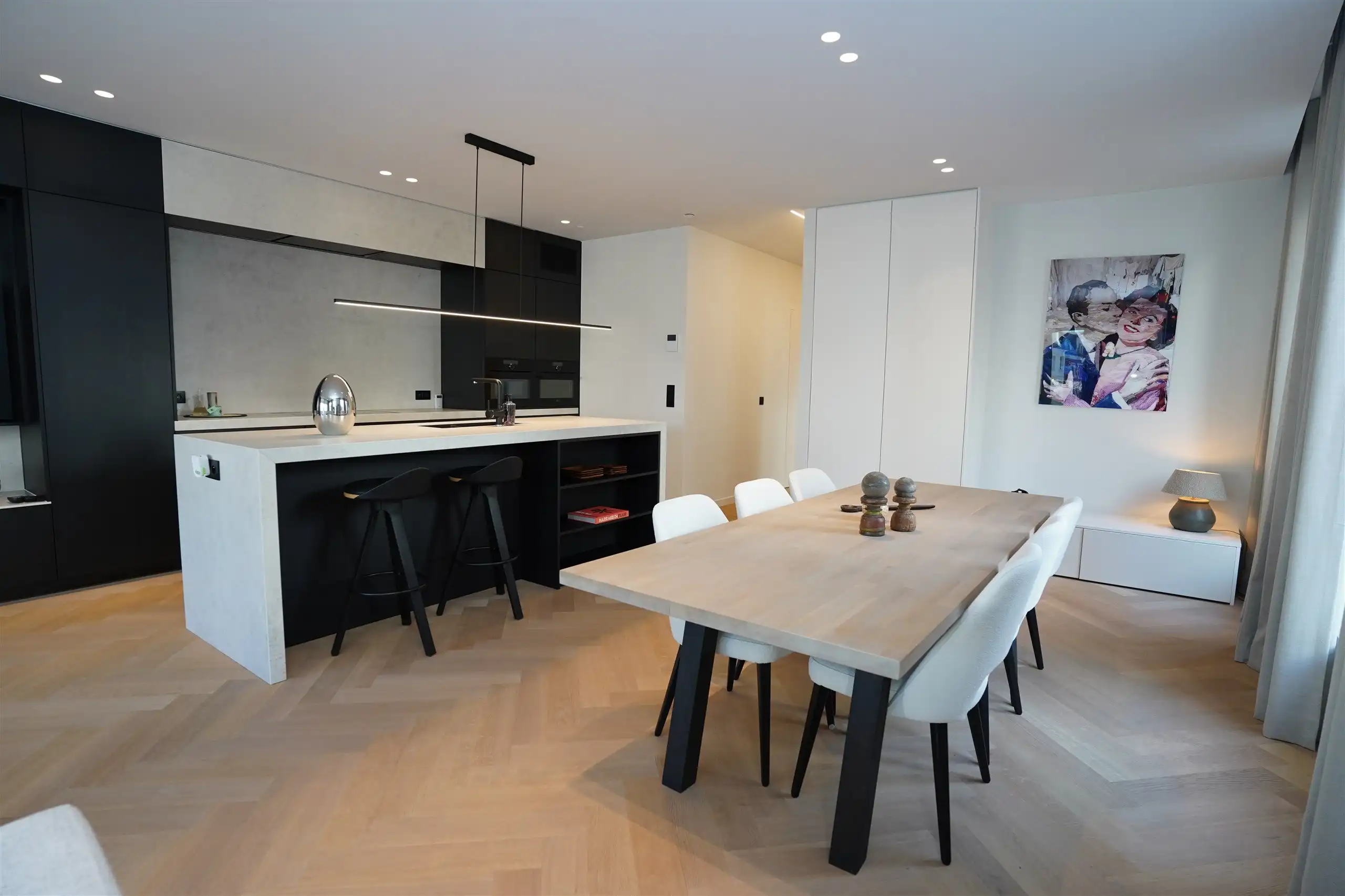High-end  appartement met frontaal zicht op de Grote Markt met garage en extra staanplaats ! foto 6