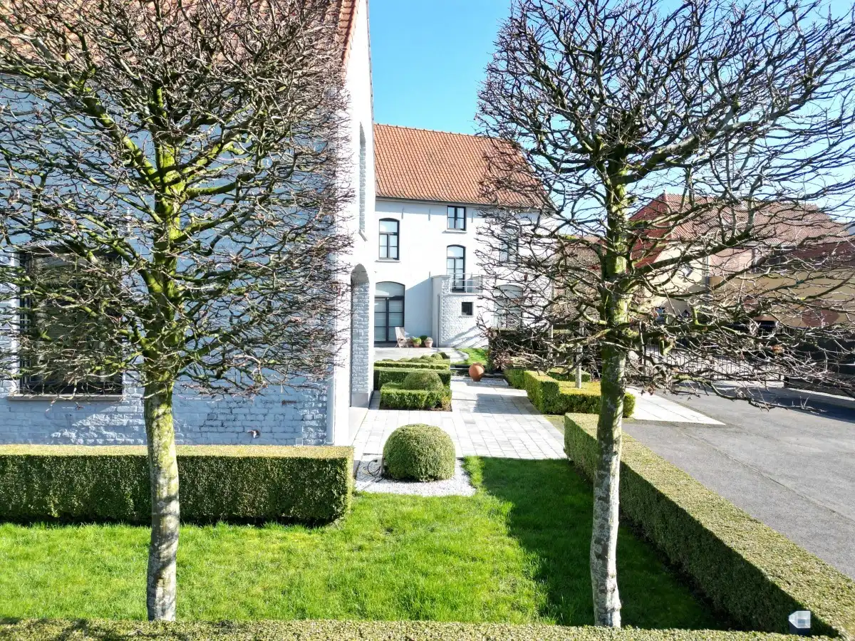 Moorslede - Karaktervolle herenwoning met licht, ruimte en veelzijdige mogelijkheden foto 2