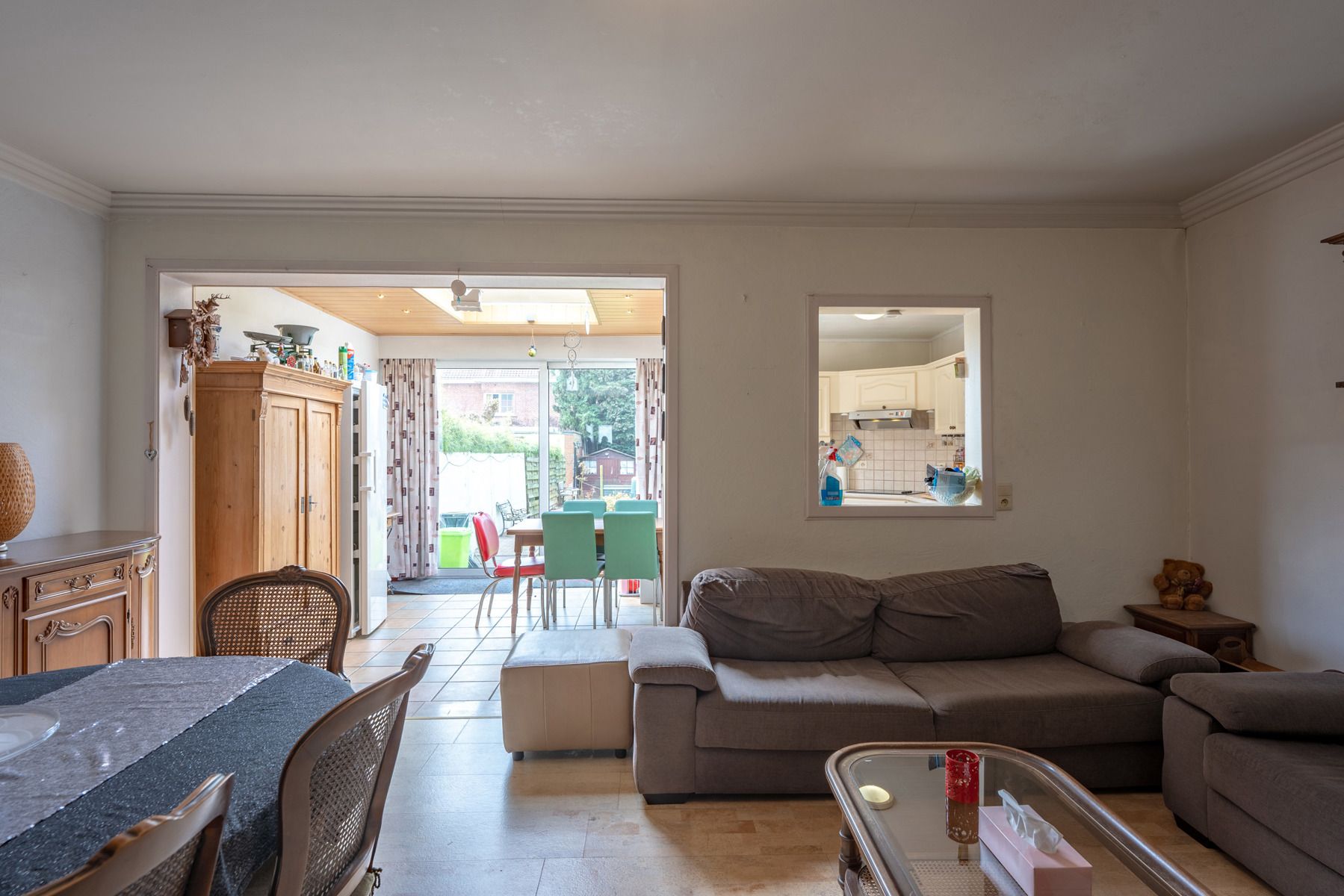 Instapklare woning met 5 slaapkamers, tuin, inpandige garage én dubbele garagebox foto 4