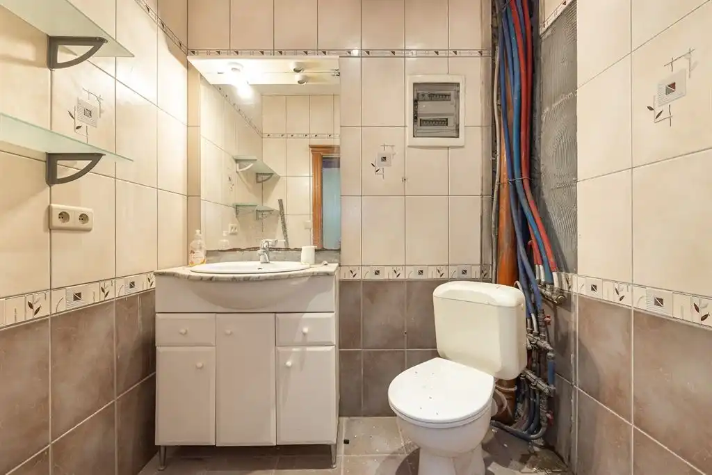 Magazijn met woning foto 21