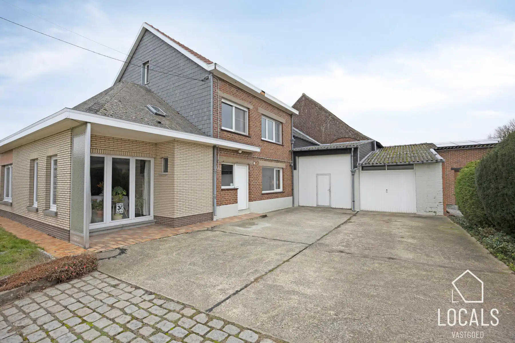 Unieke gezinswoning (open bebouwing) met potentieel! foto 4