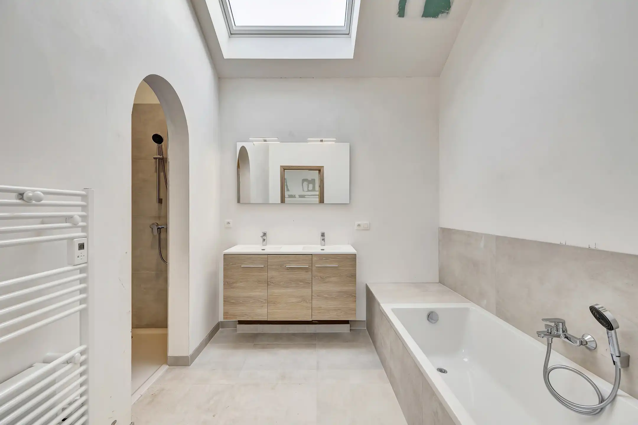 Prachtige nieuwbouwwoning in uniek woonerf foto 11