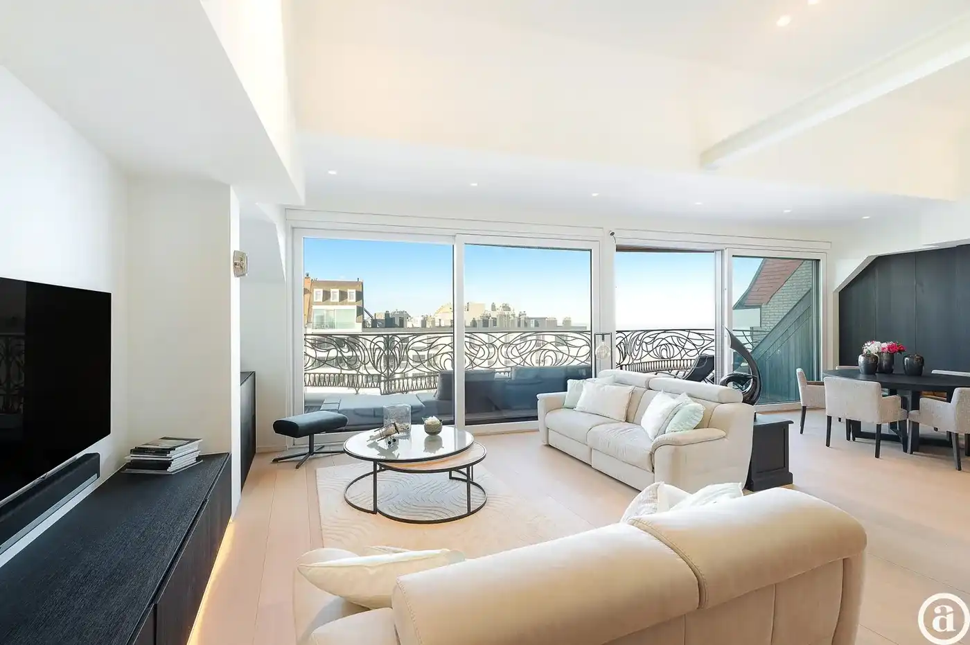 Penthouse (met 12m gevel) met zeezicht op het Albertplein. foto 3
