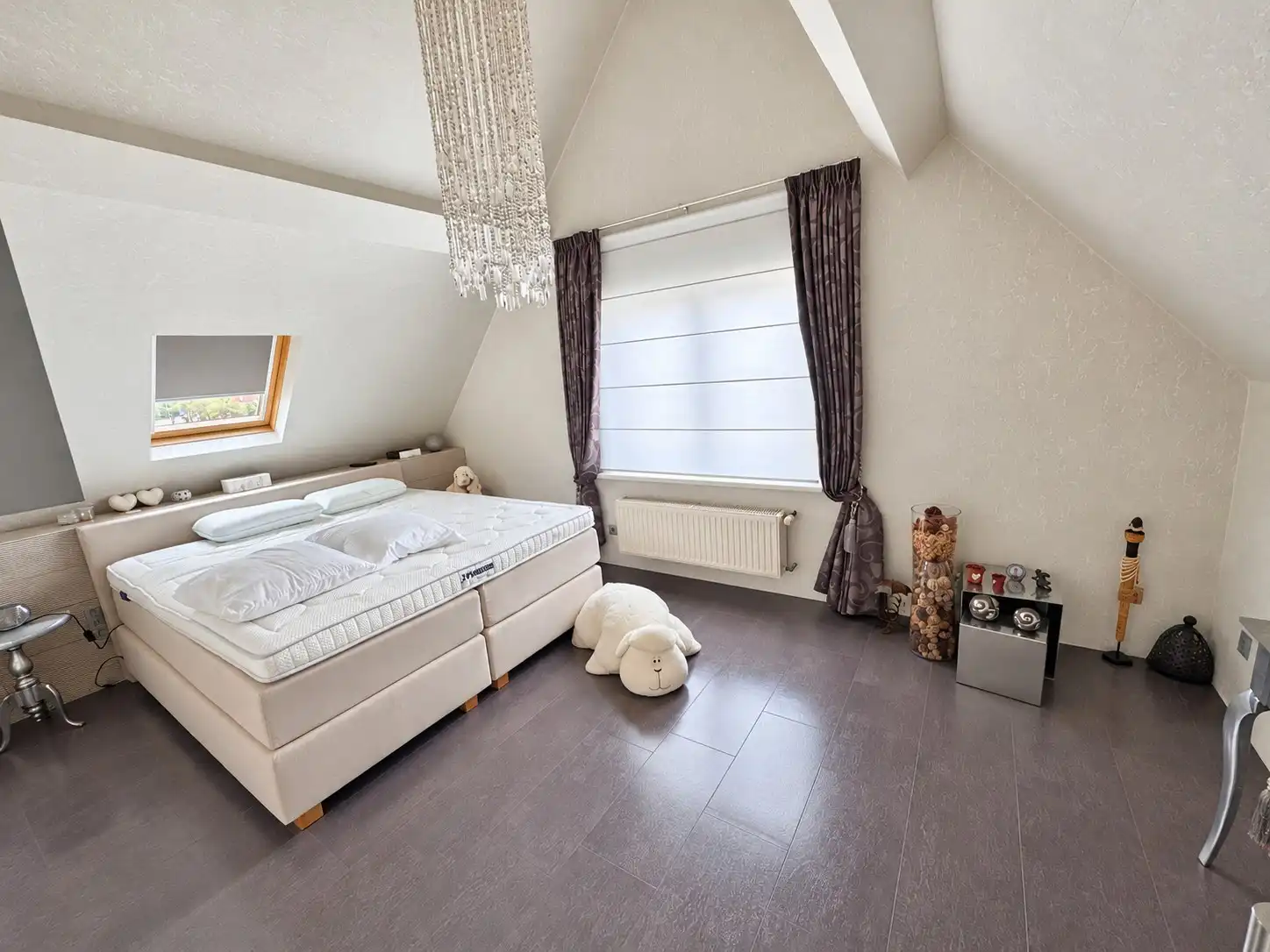 Verzorgde woning met twee slaapkamers en groot terras te huur te de Haan - Vosseslag. foto 9