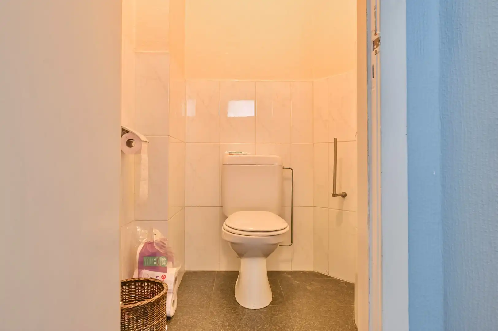Handelspand met ruim appartement te huur in het hart van Bornem foto 11