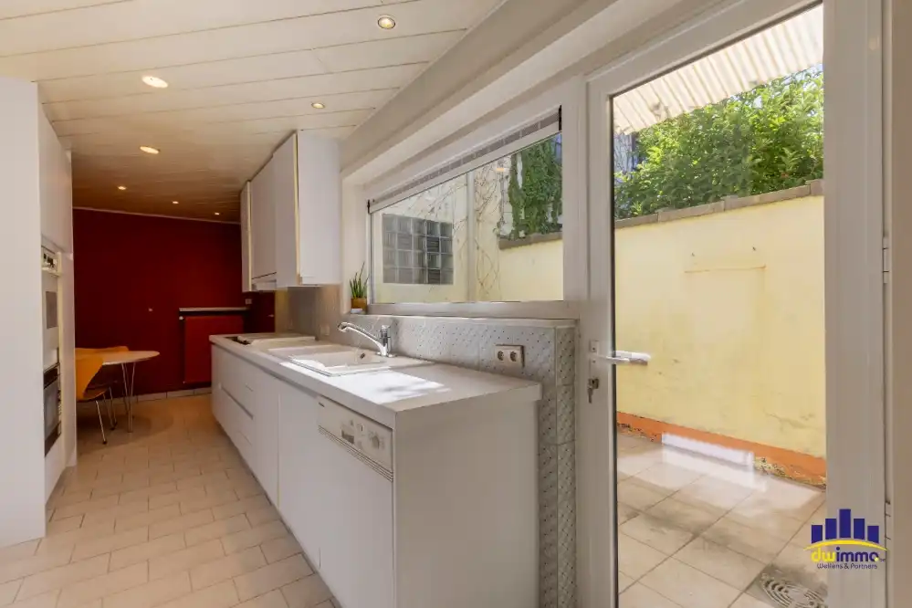 Ruime herenwoning van 275 m² met 4 slaapkamers en praktijkruimte foto 7