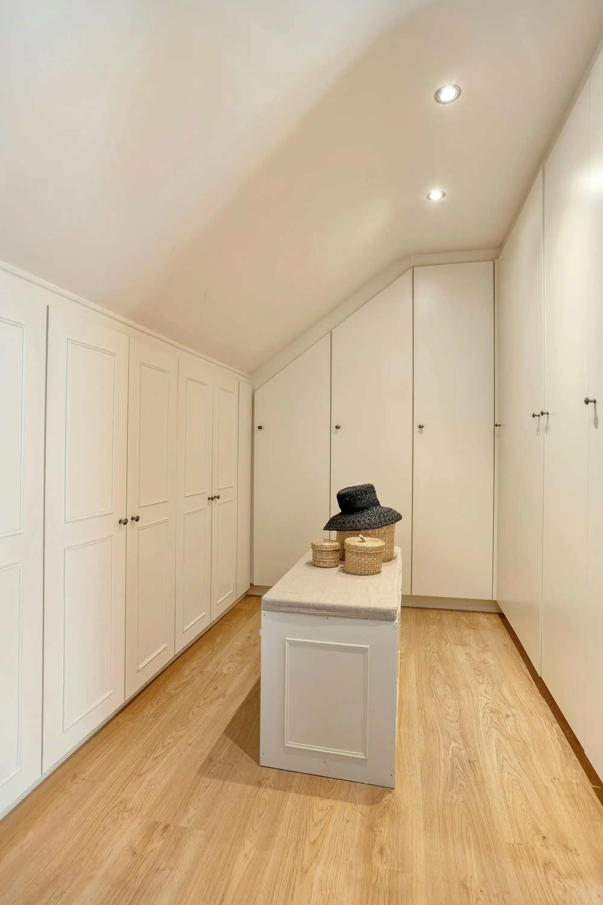 Instapklare gezinswoning met 4 slaapkamers en tuin te Kuringen foto 21