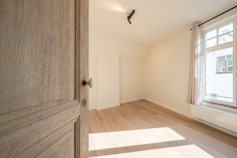 Charmante woning met drie slaapkamers in centrum Brugge! foto 8