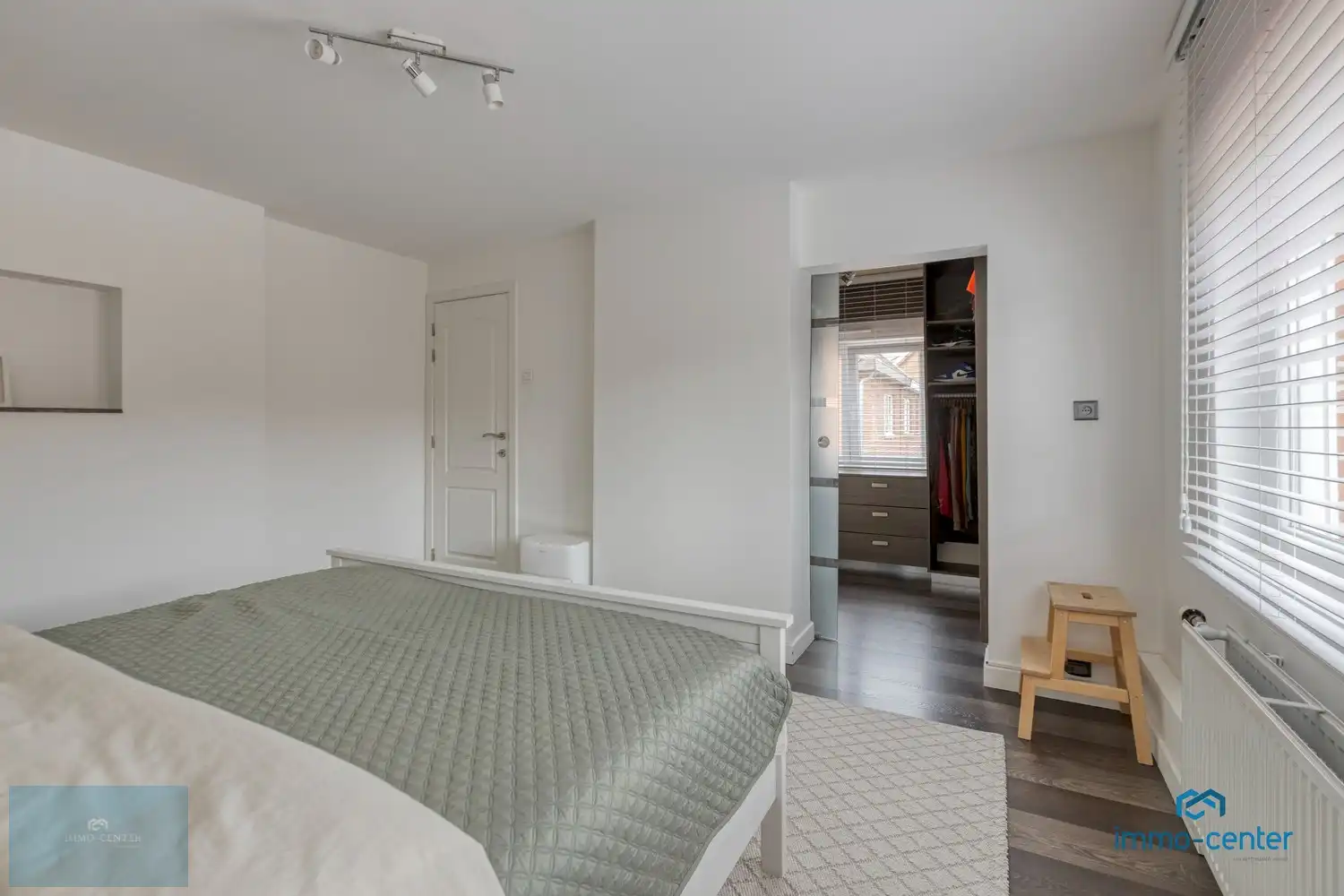 Hoogwaardig afgewerkte gezinswoning met 4 slaapkamers foto 15