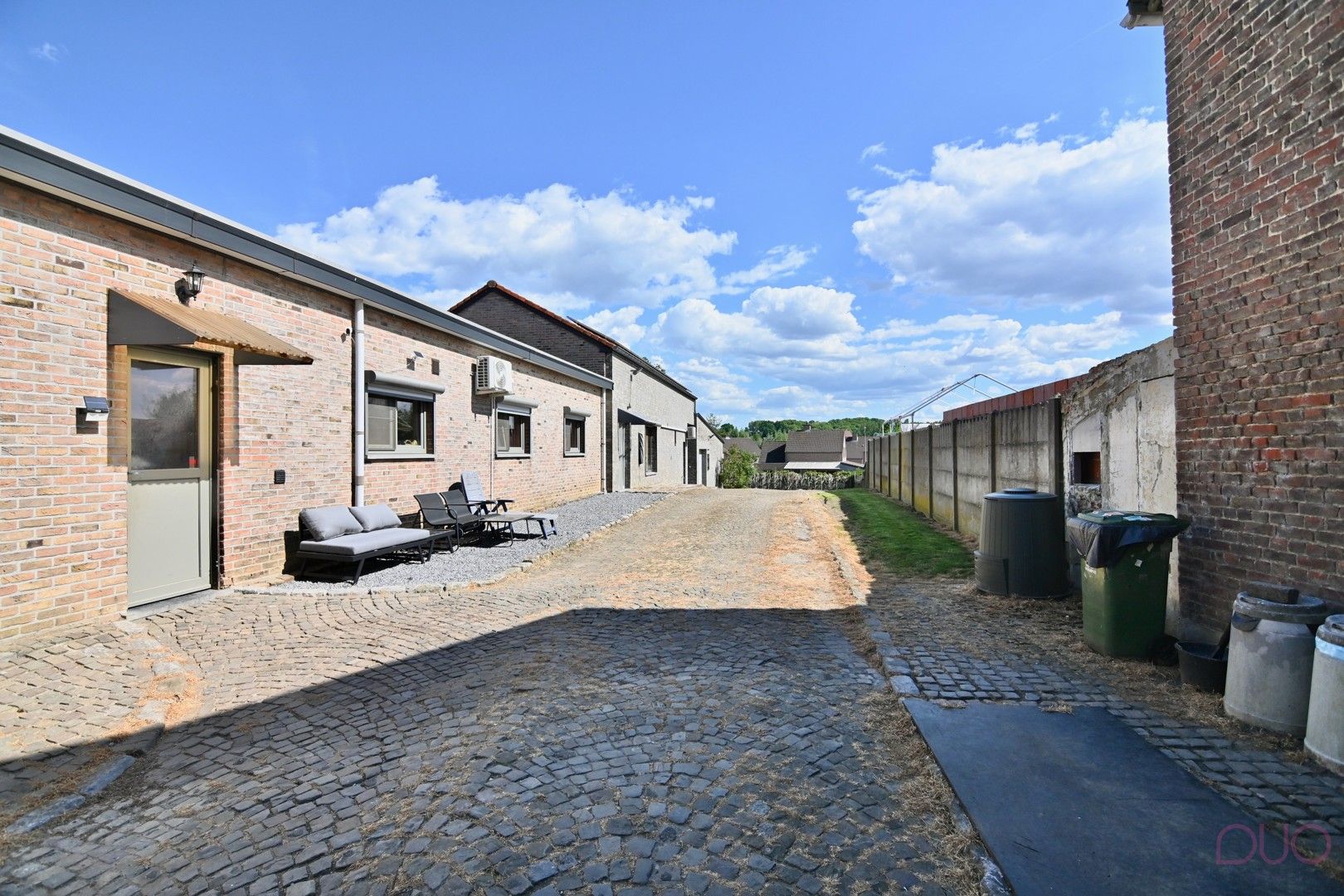 Ruime woning met 3 slaapkamers met uitbreidingsmogelijkheden. Achterliggend 3 garages en loods in Sint-Truiden foto 21