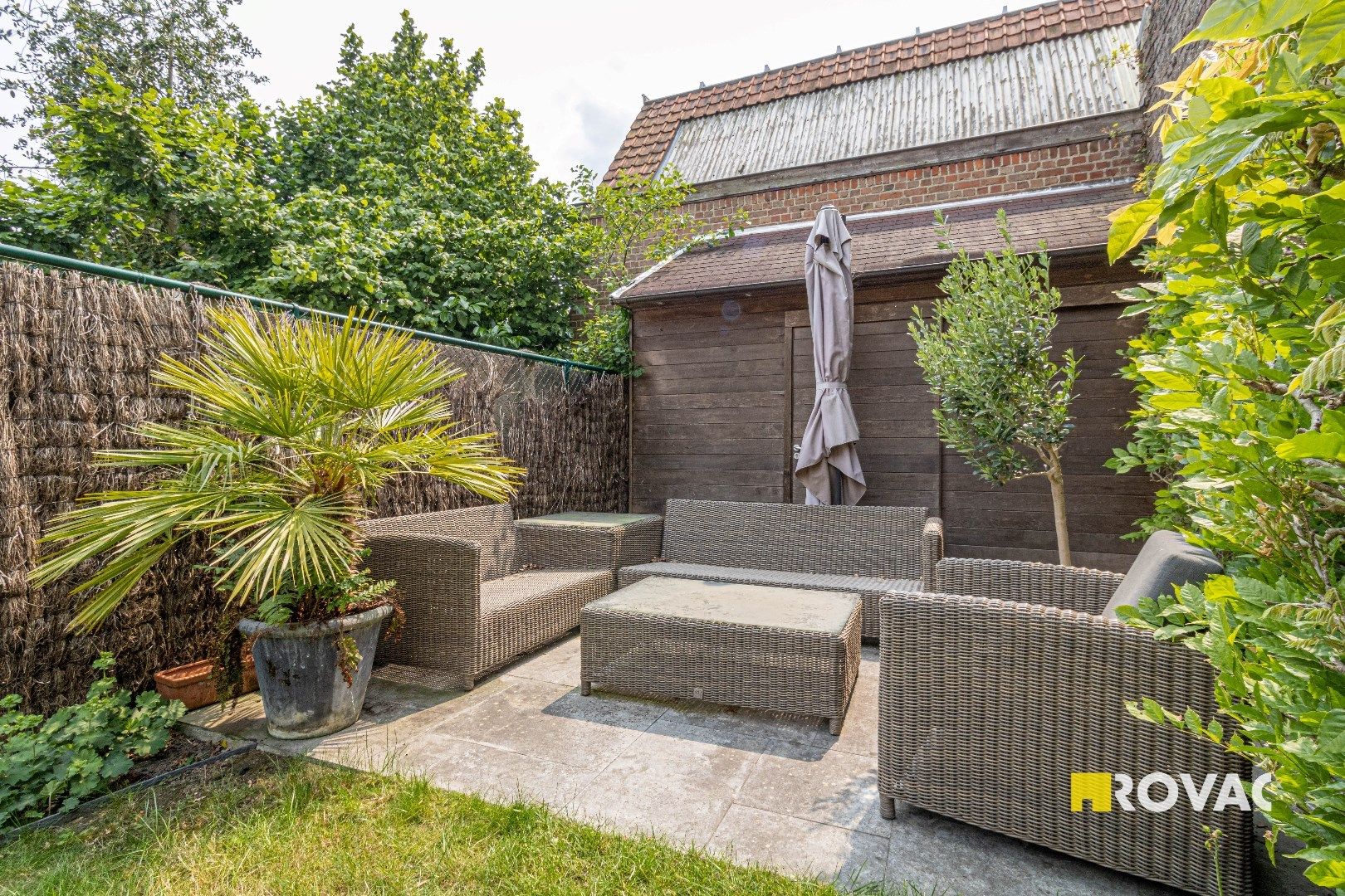 Zeer leuke rijwoning met prachtige stadstuin in centrum Izegem foto 5