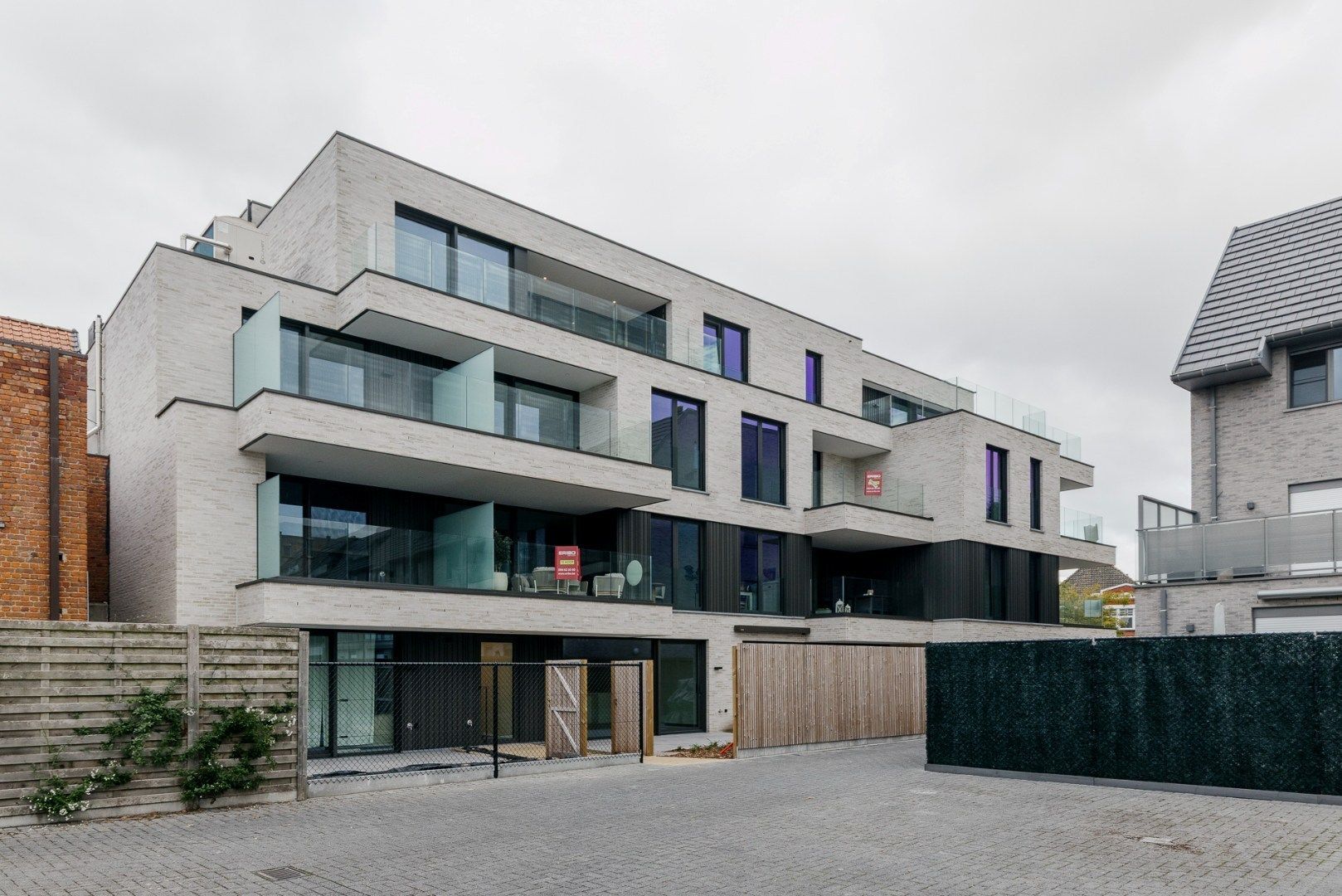 Ruim en lichtrijk appartement te koop in centrum Waregem foto 21