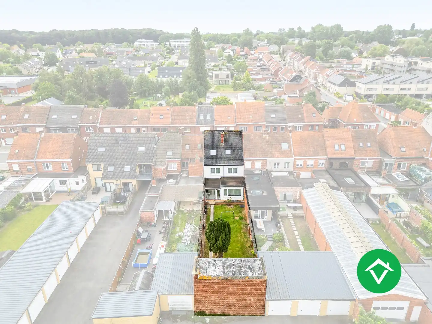 Ruime, instapklare woning met 5 slaapkamers, tuin en garage te Roeselare foto 26